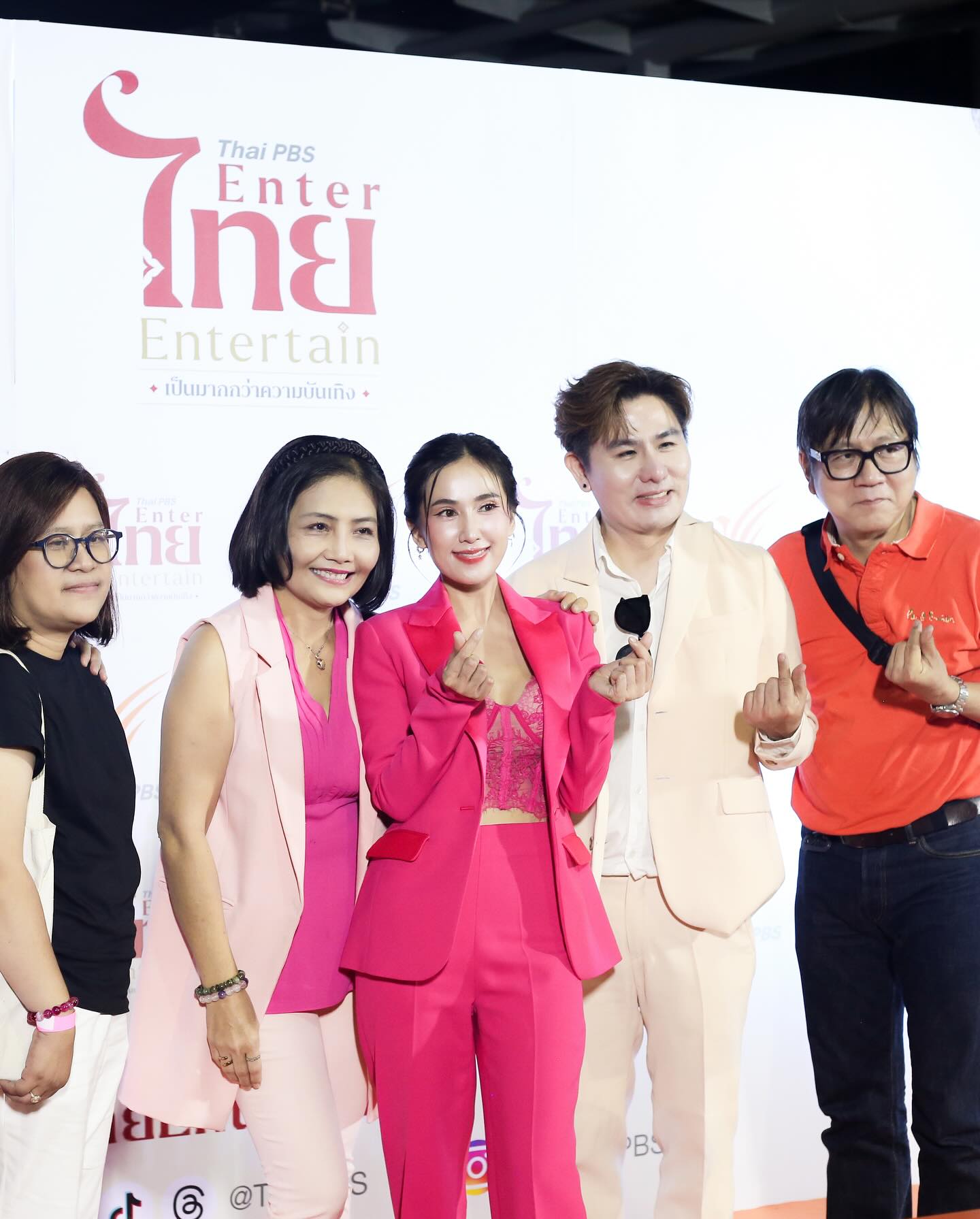 เนสท์ - นิศาชล สิ่วไธสง