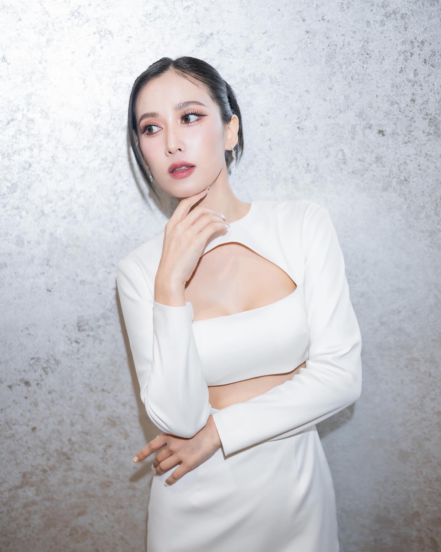 เนสท์ - นิศาชล สิ่วไธสง