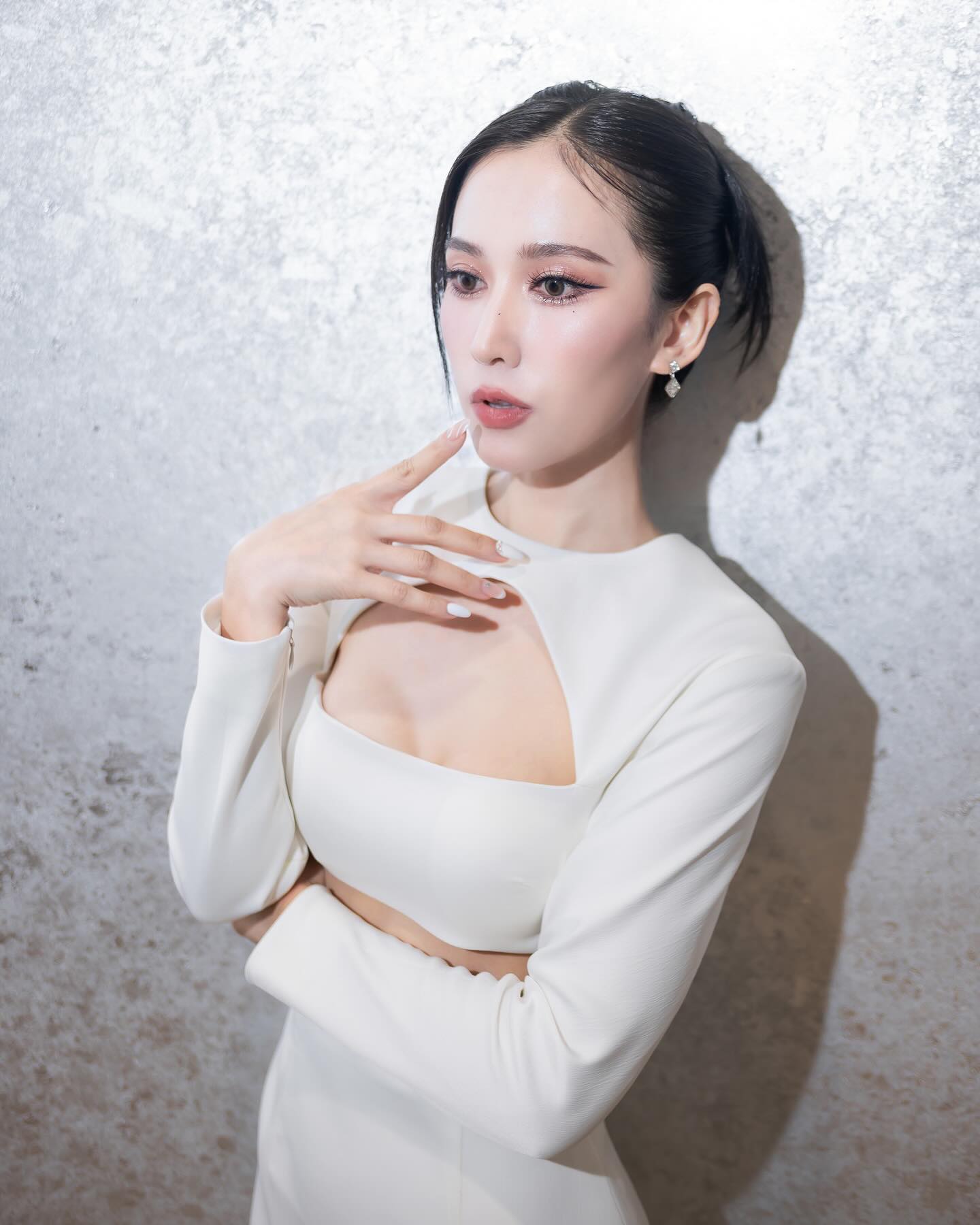 เนสท์ - นิศาชล สิ่วไธสง