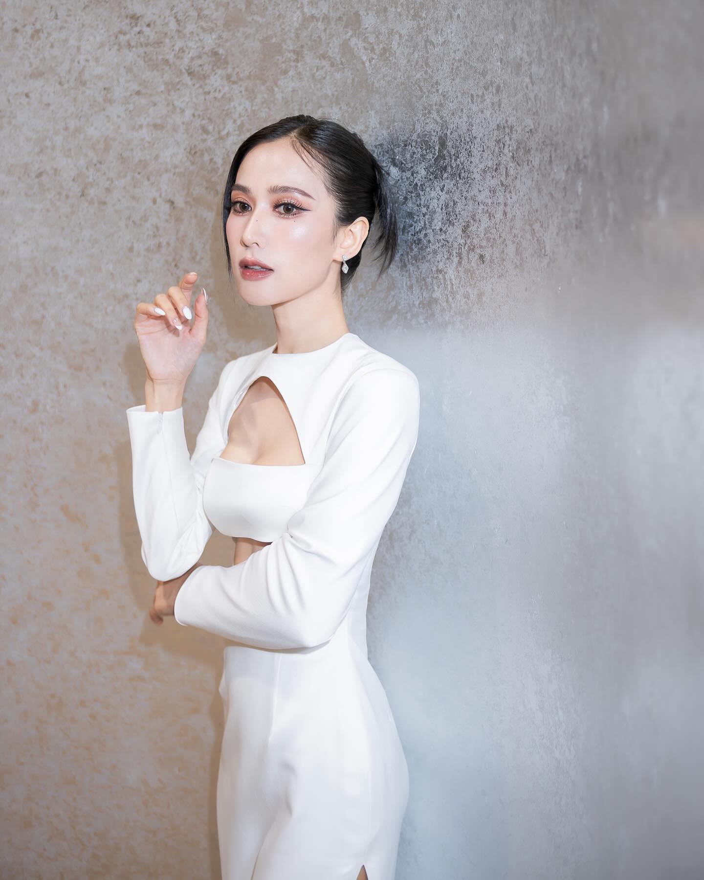 เนสท์ - นิศาชล สิ่วไธสง