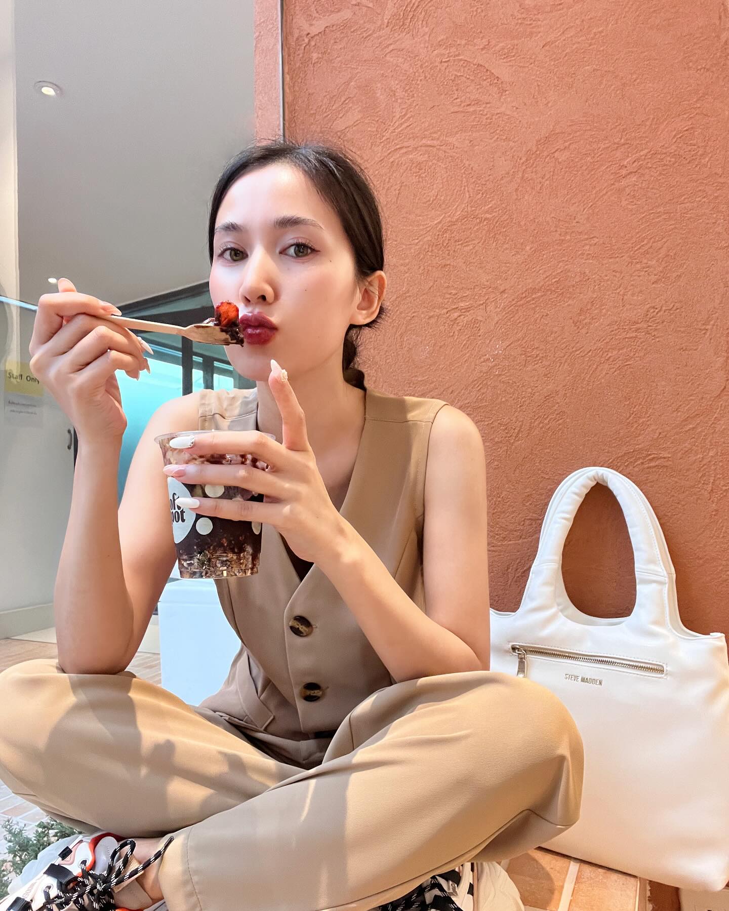 เนสท์ - นิศาชล สิ่วไธสง