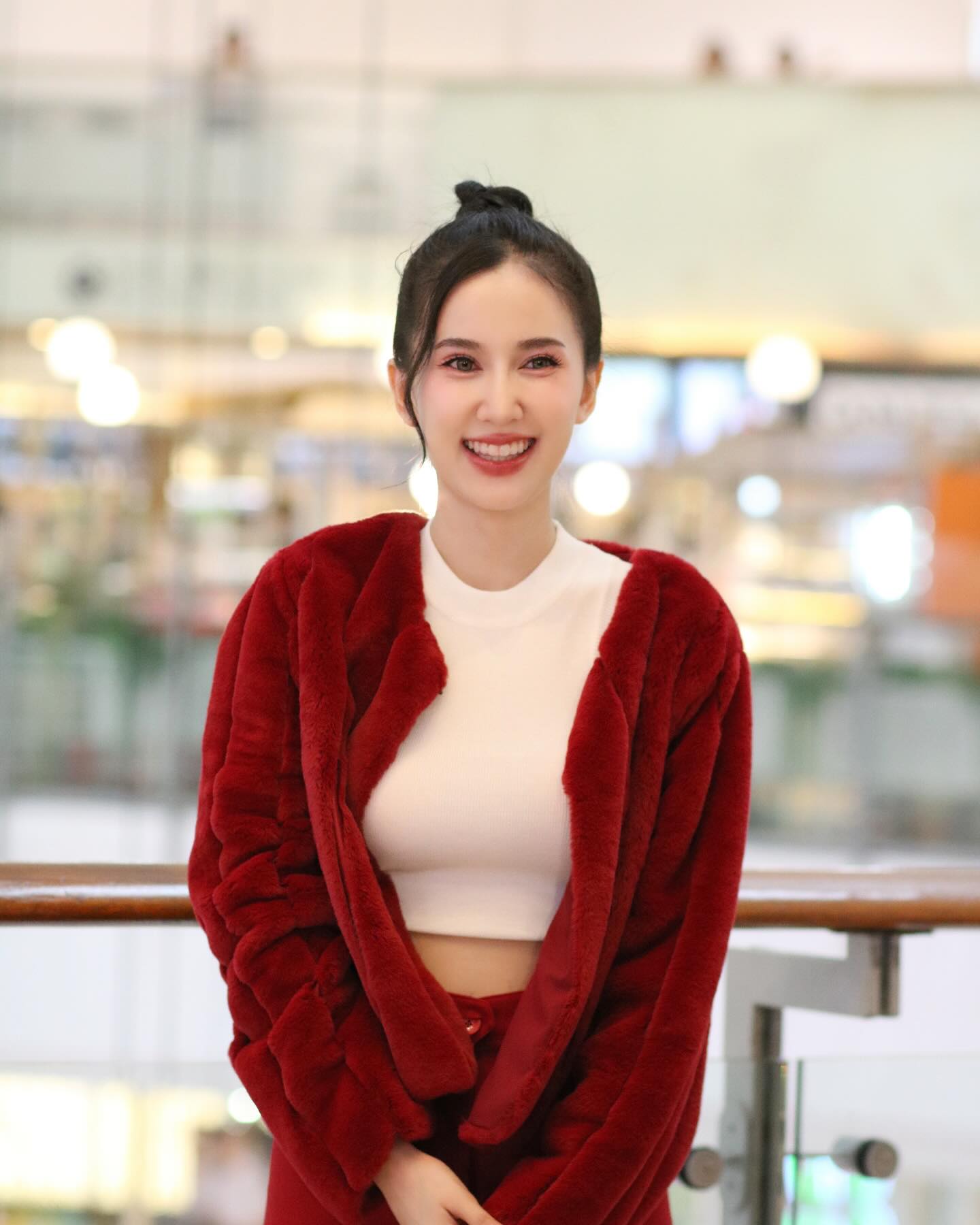 เนสท์ - นิศาชล สิ่วไธสง