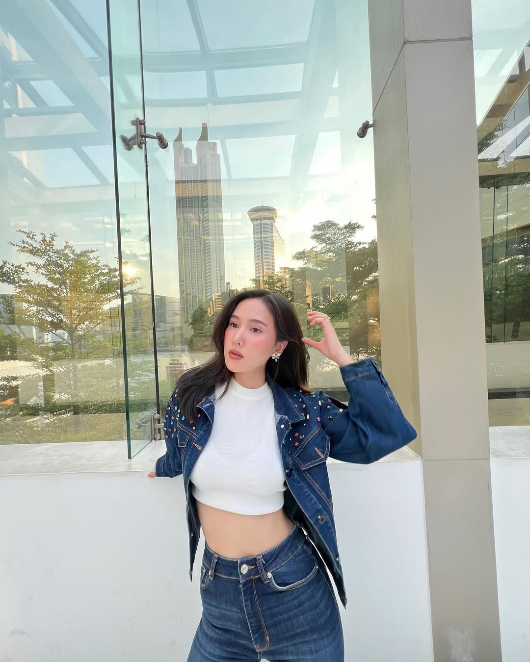 เนสท์ - นิศาชล สิ่วไธสง