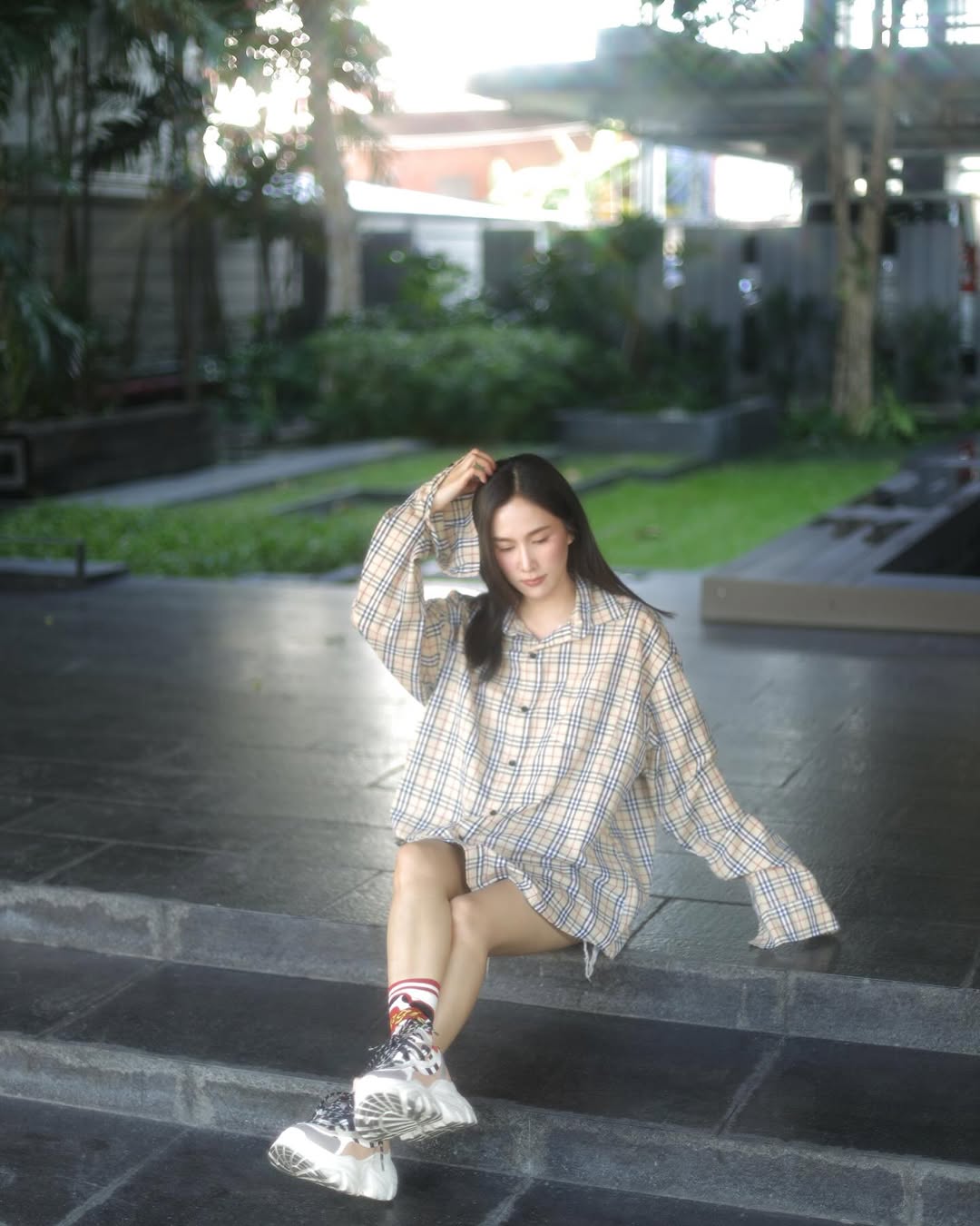 เนสท์ - นิศาชล สิ่วไธสง