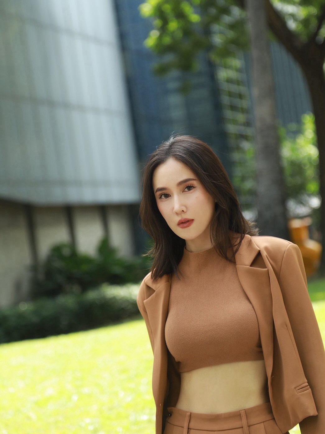 เนสท์ - นิศาชล สิ่วไธสง