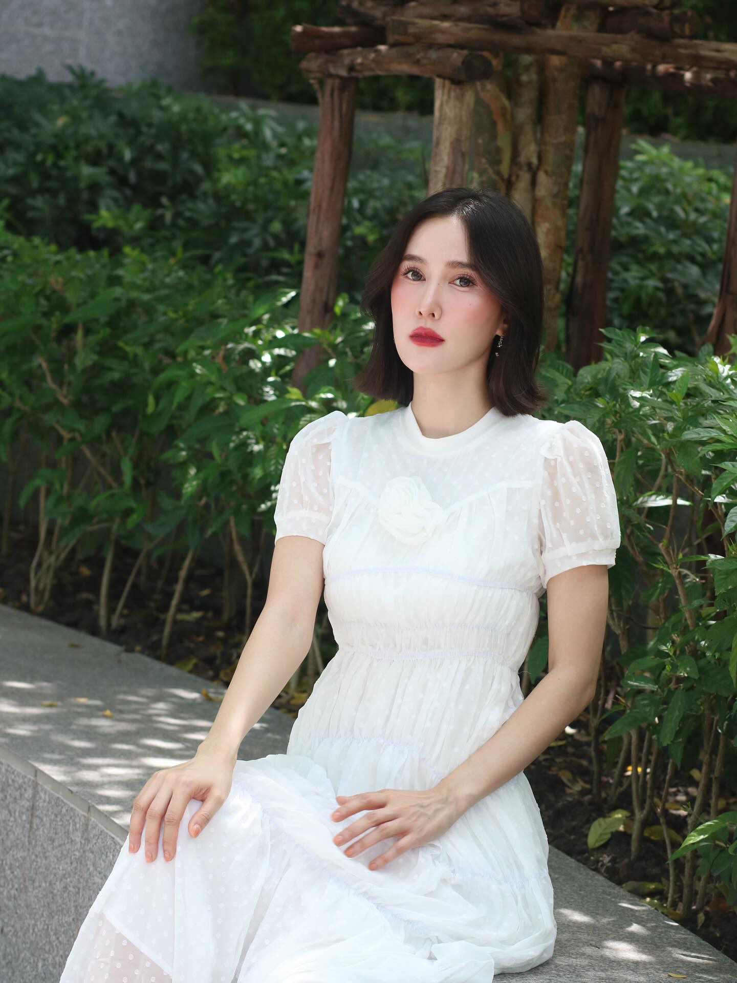เนสท์ - นิศาชล สิ่วไธสง