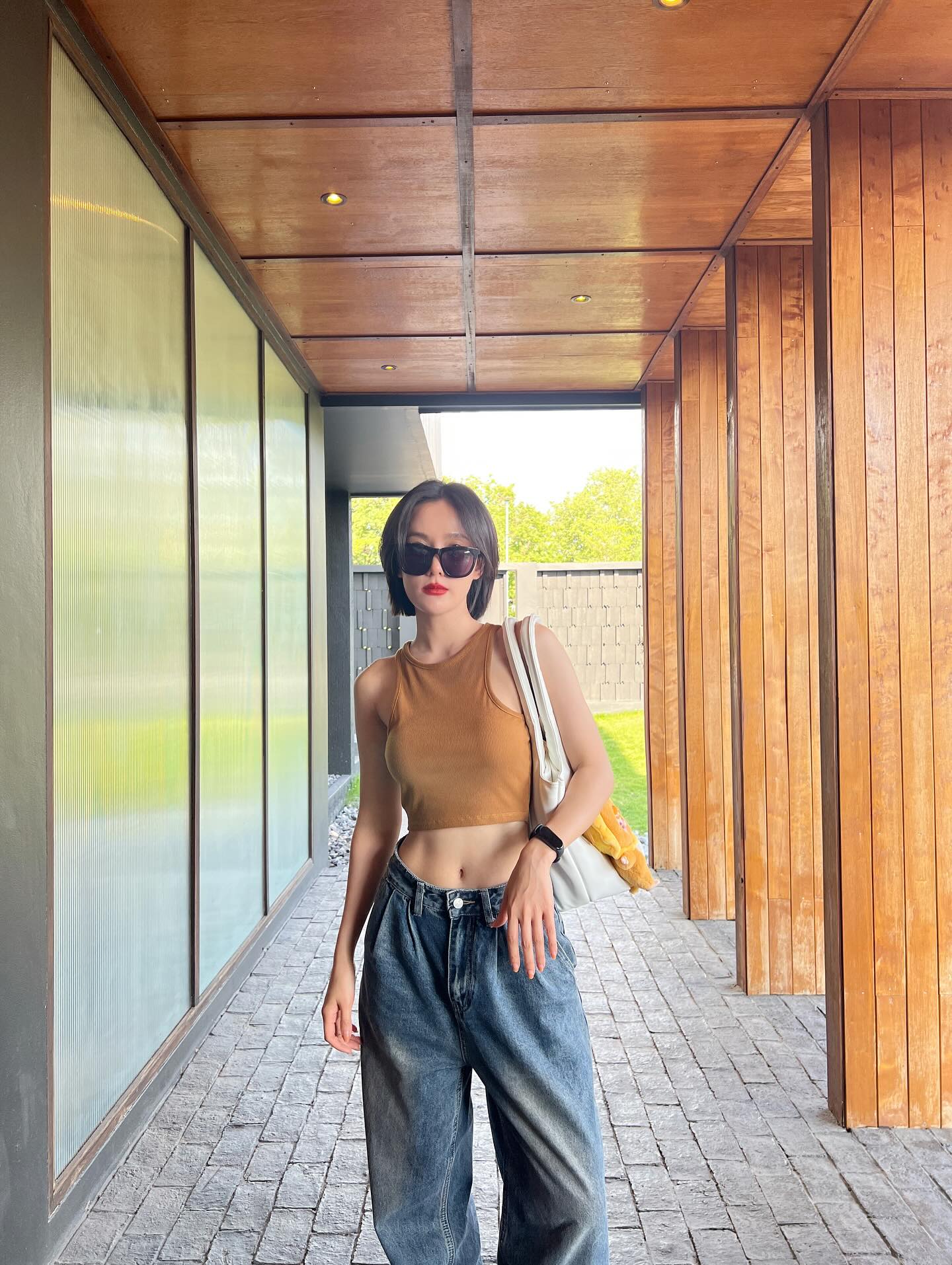 เนสท์ - นิศาชล สิ่วไธสง