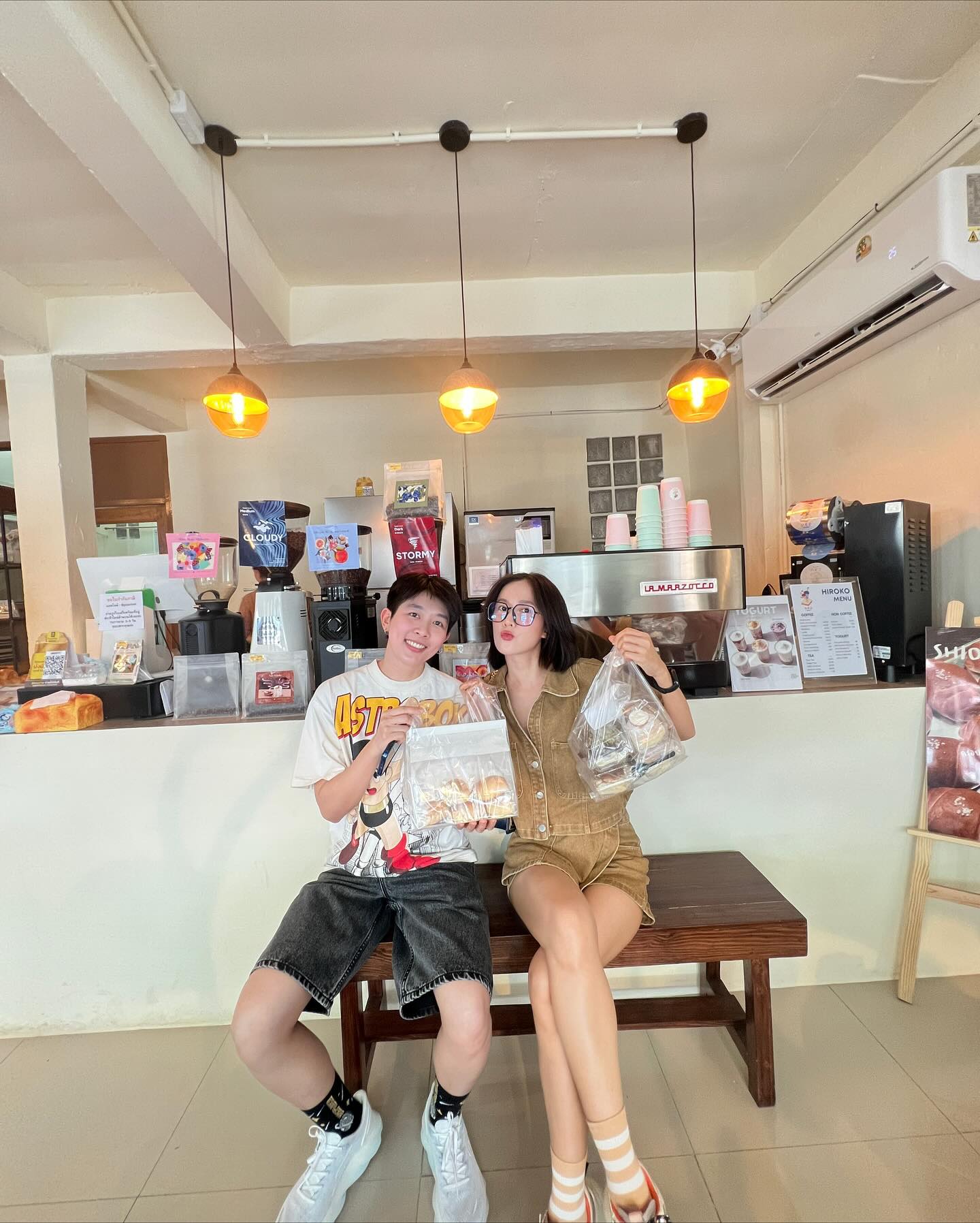 เนสท์ - นิศาชล สิ่วไธสง