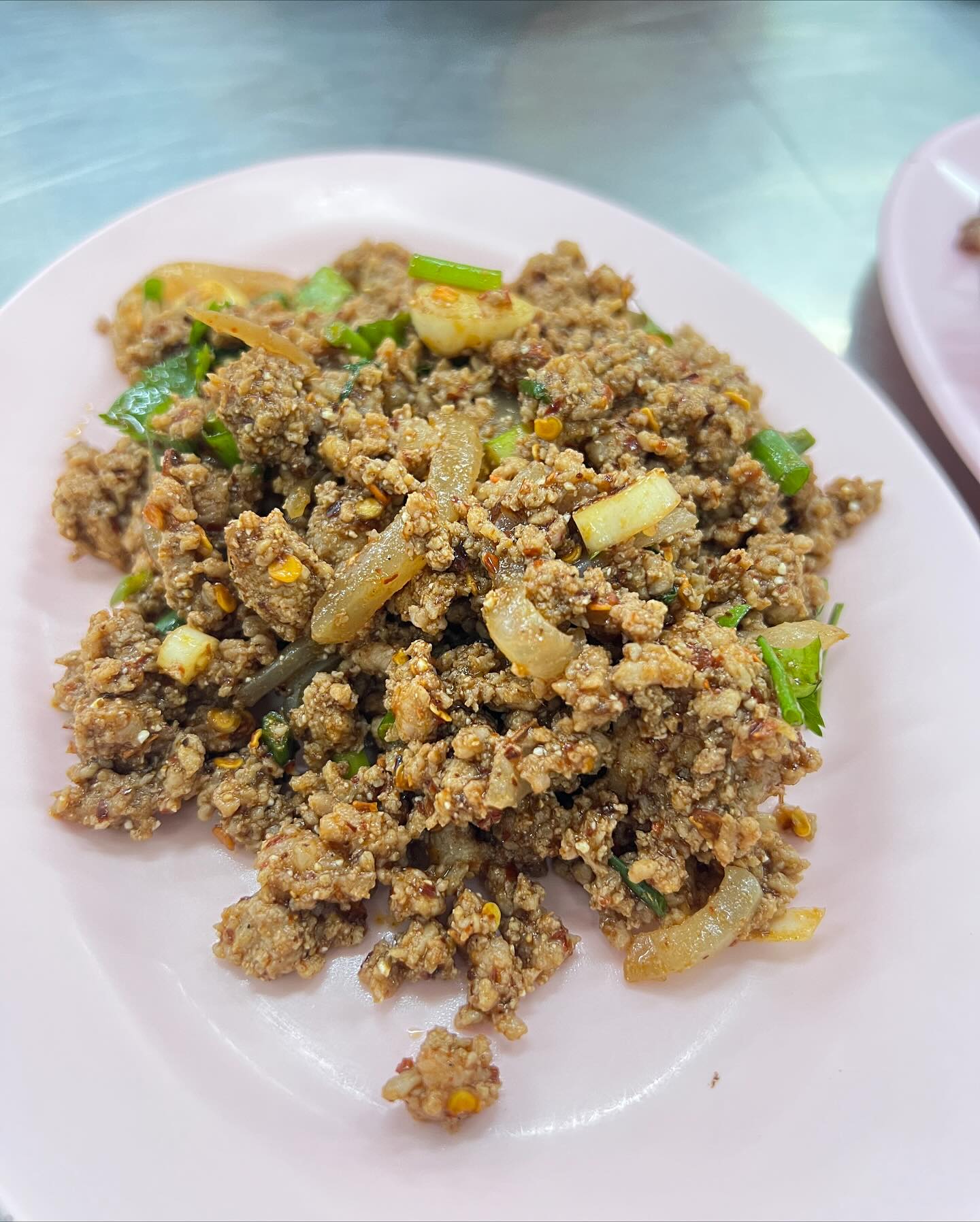 เนสท์ - นิศาชล สิ่วไธสง
