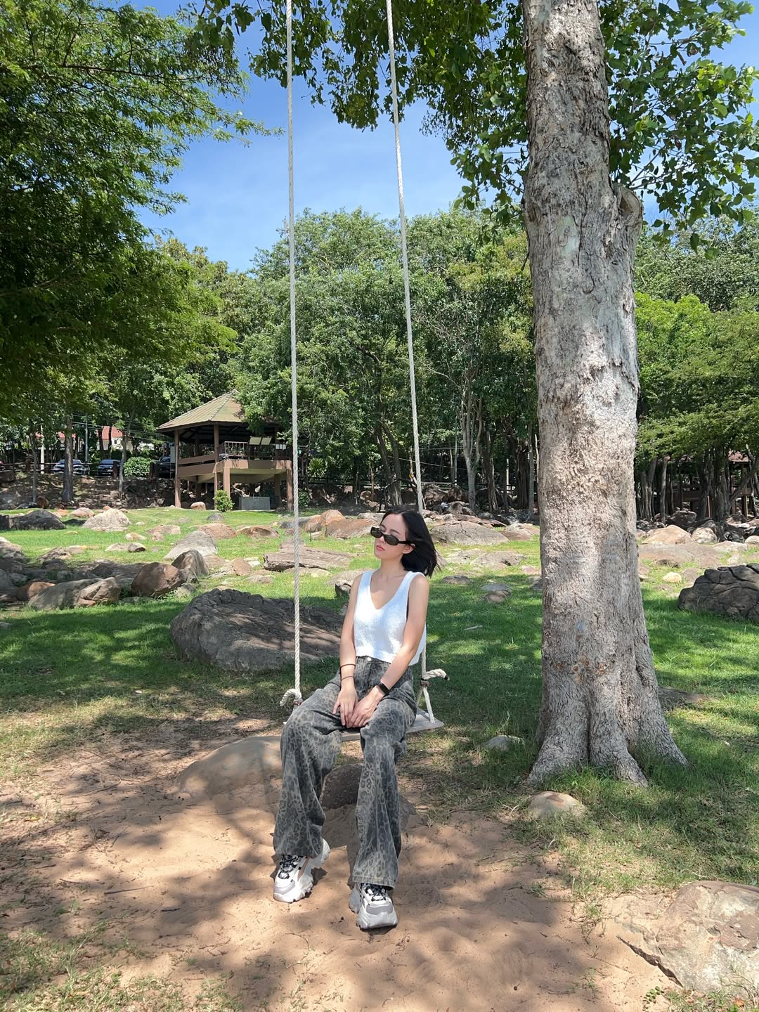 เนสท์ - นิศาชล สิ่วไธสง