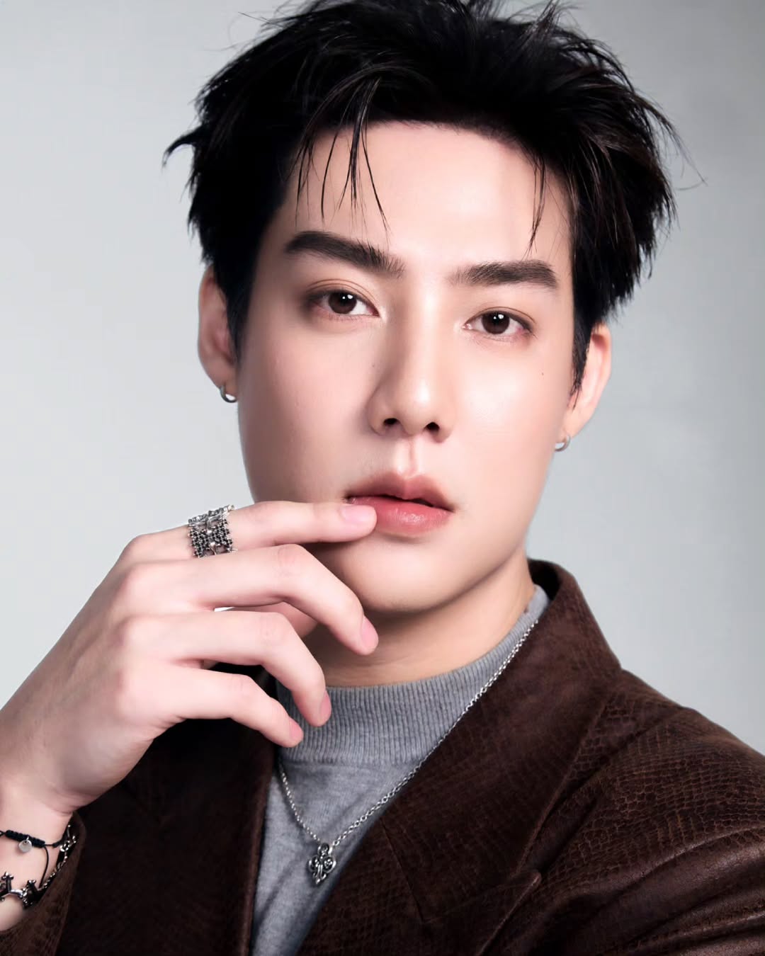 สายลับ - เหมวิช ขวัญอำไพพันธุ์