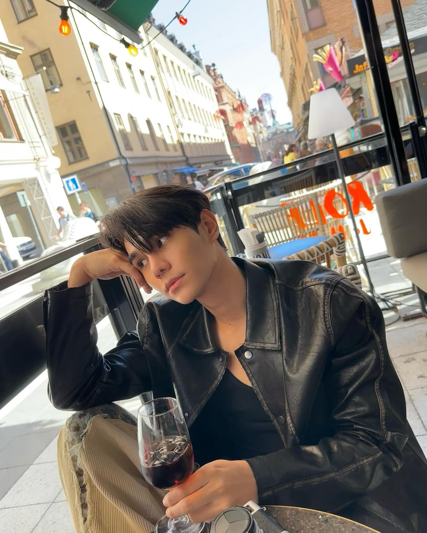 เจฟ - วรกมล ซาเตอร์