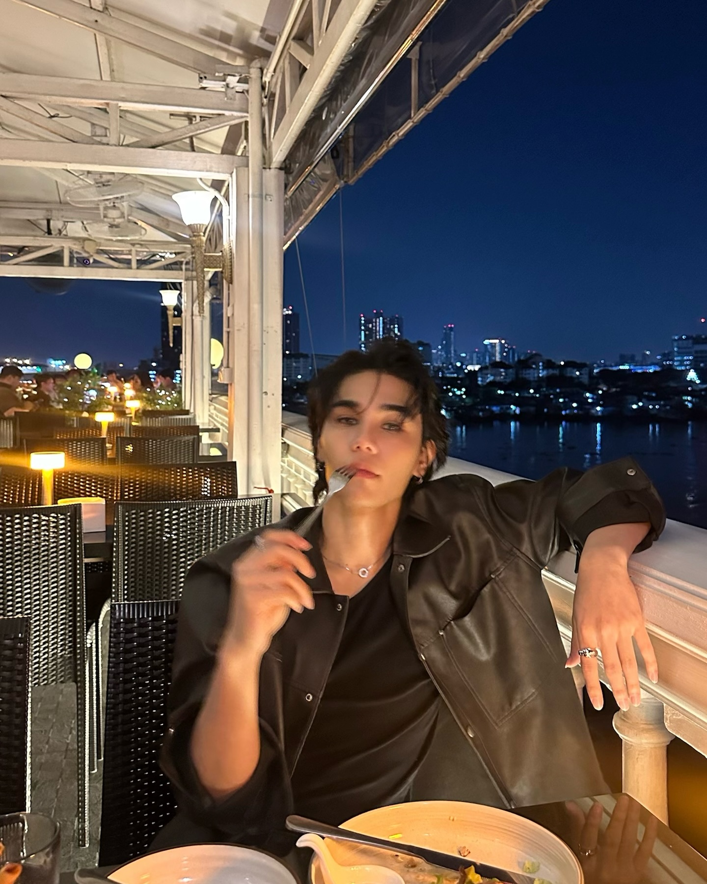 เจฟ - วรกมล ซาเตอร์