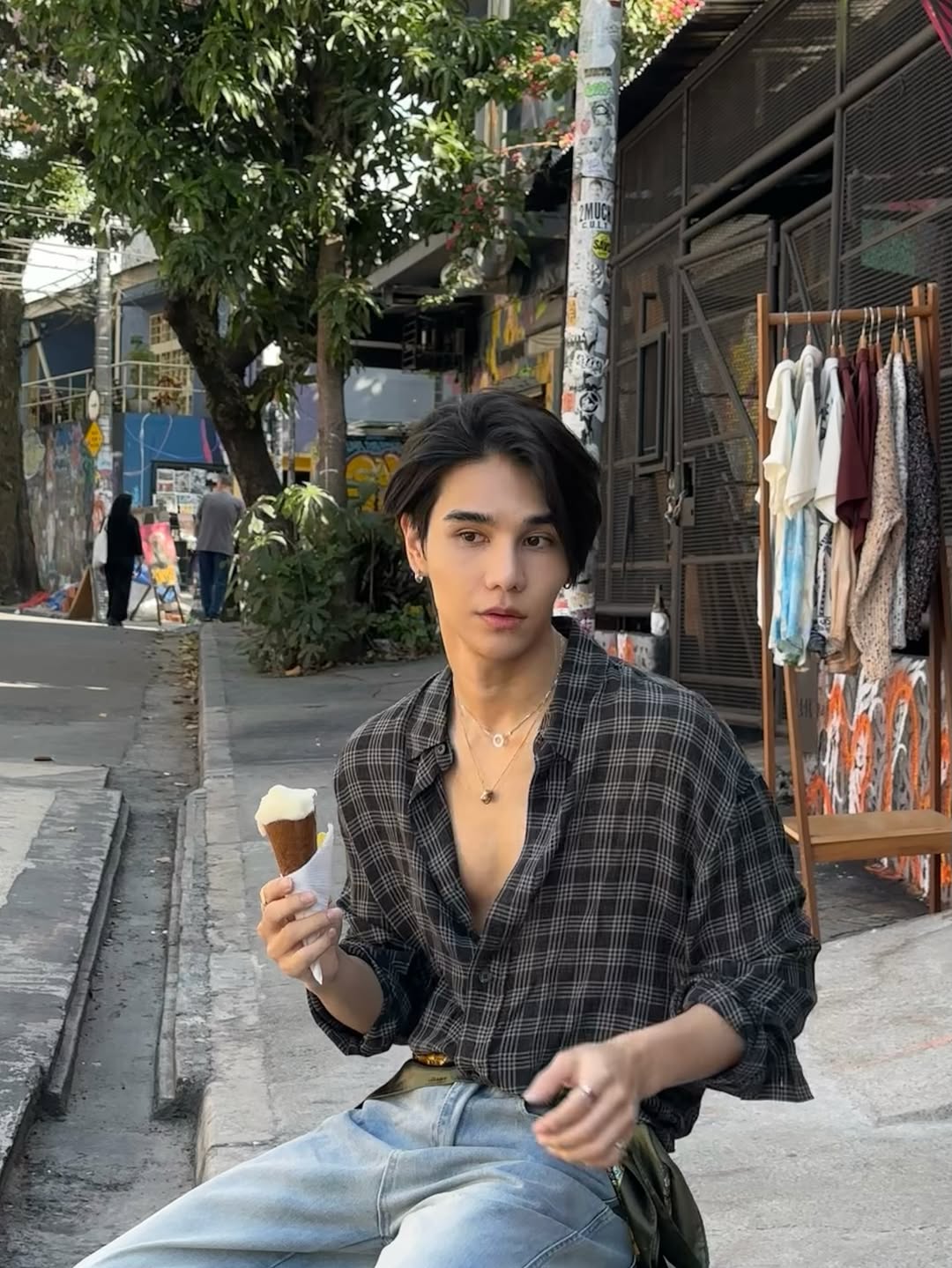 เจฟ - วรกมล ซาเตอร์