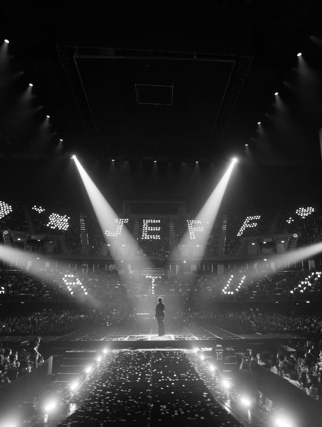 เจฟ - วรกมล ซาเตอร์