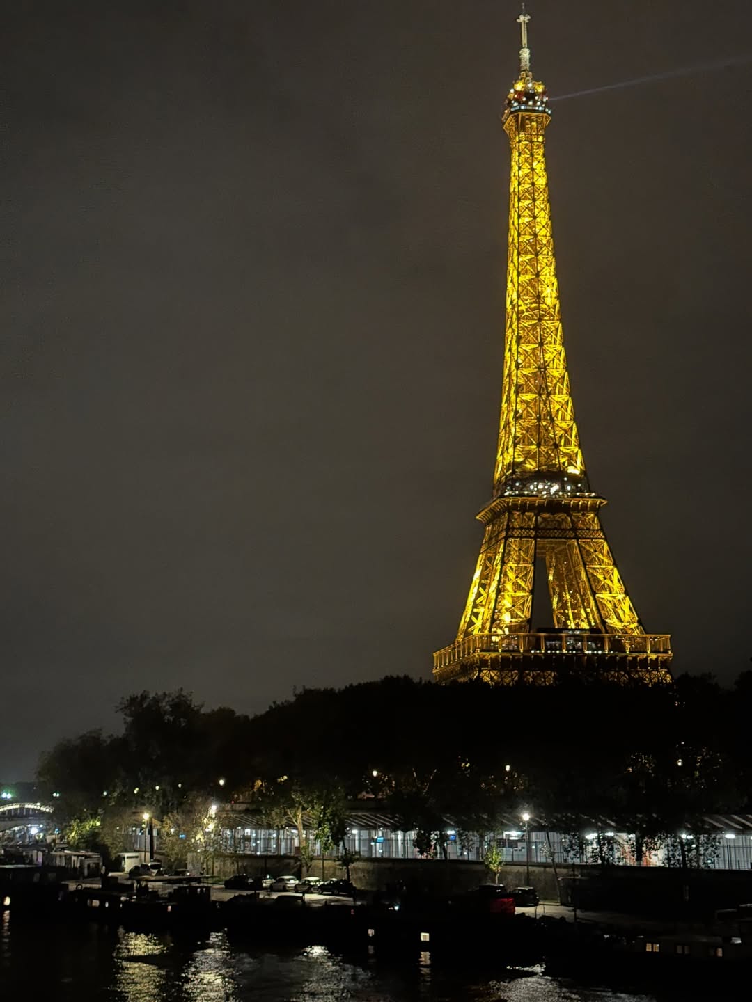 เจฟ - วรกมล ซาเตอร์