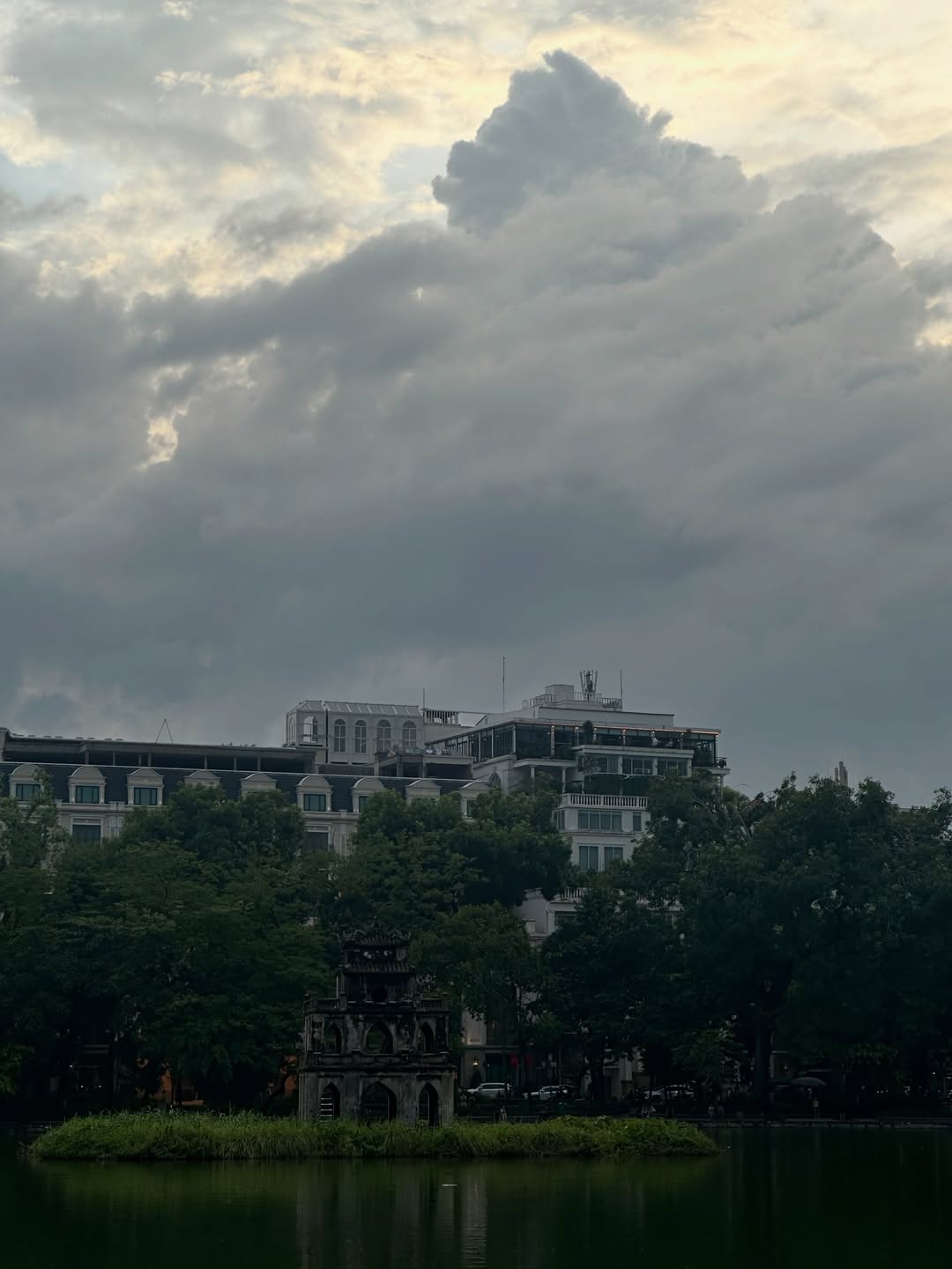 เจฟ - วรกมล ซาเตอร์
