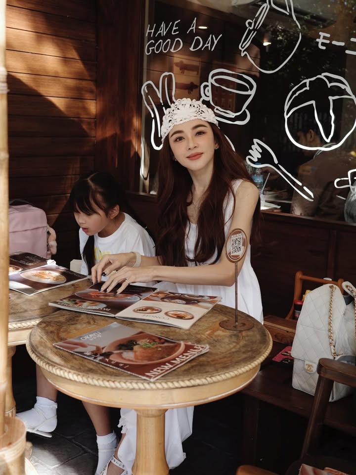 เป้ย - ปานวาด เหมมณี