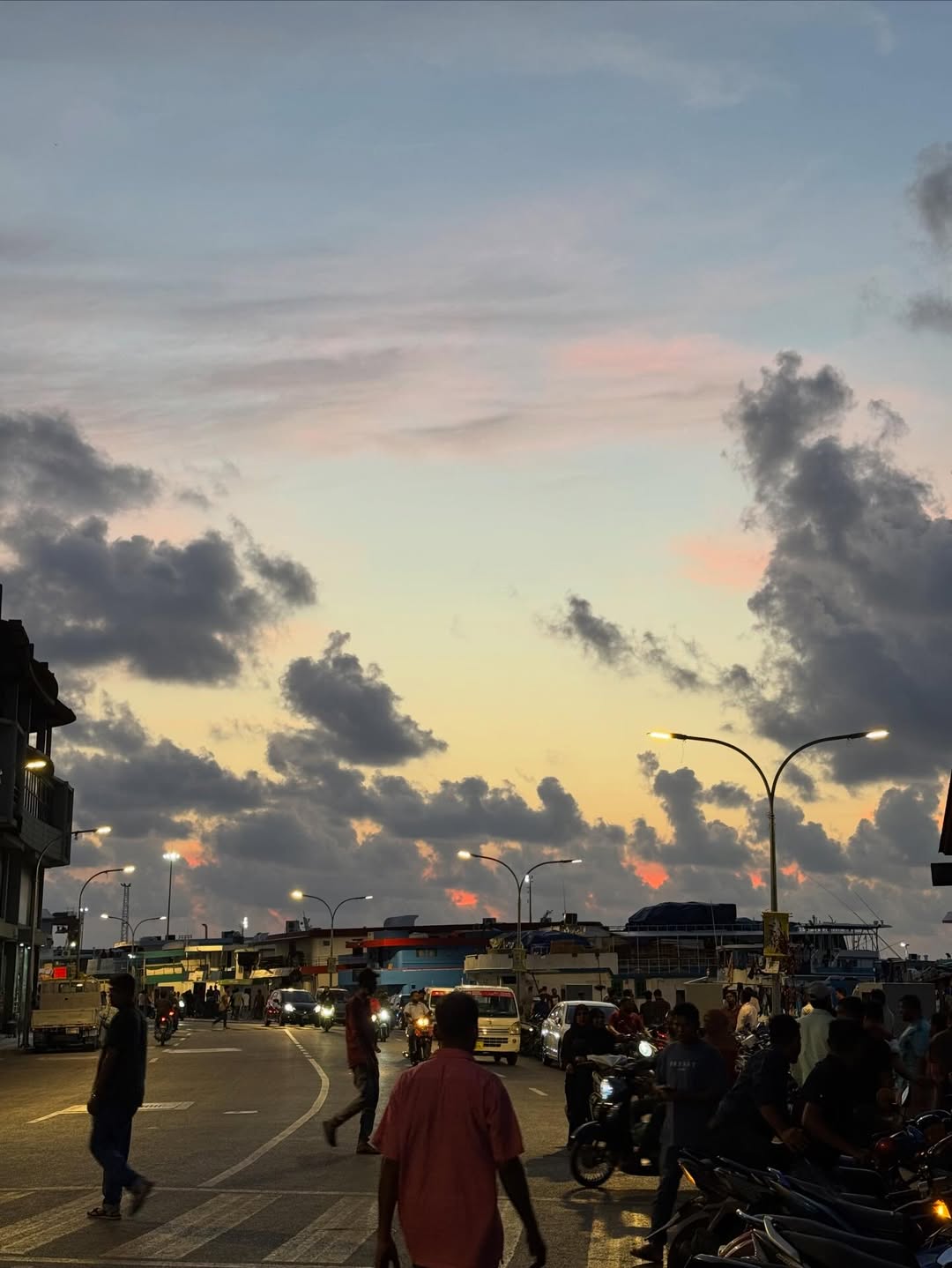 ต้นน้ำ - เปี่ยมชล ดำรงสุนทรชัย