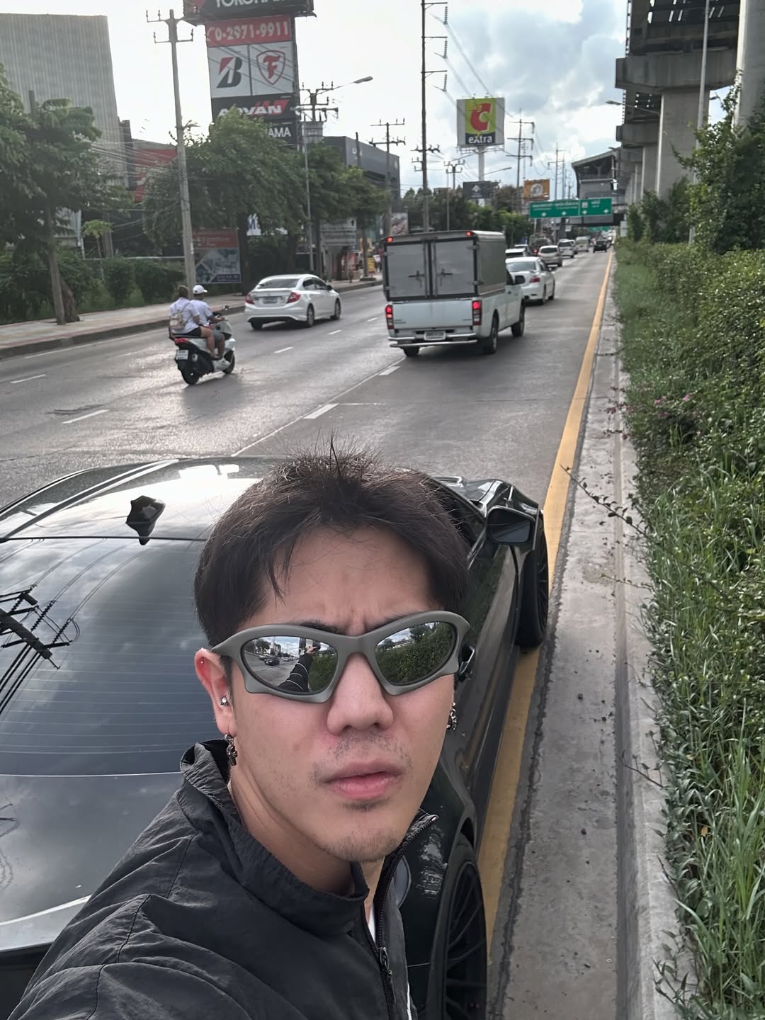 นิก - คุณาธิป ปิ่นประดับ