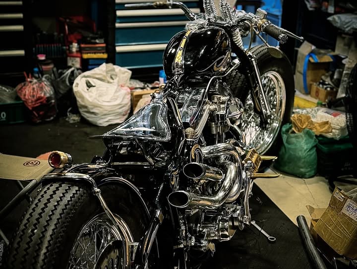 นิก - คุณาธิป ปิ่นประดับ