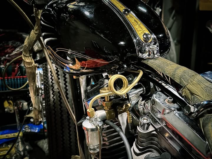 นิก - คุณาธิป ปิ่นประดับ