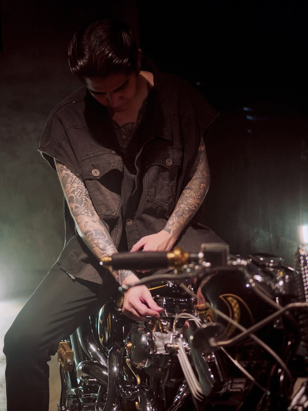 นิก - คุณาธิป ปิ่นประดับ