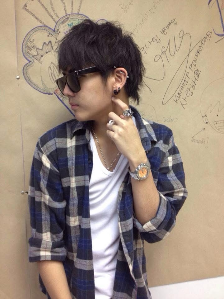 นิก - คุณาธิป ปิ่นประดับ