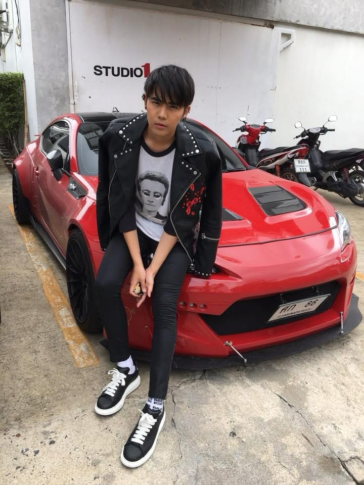 นิก - คุณาธิป ปิ่นประดับ