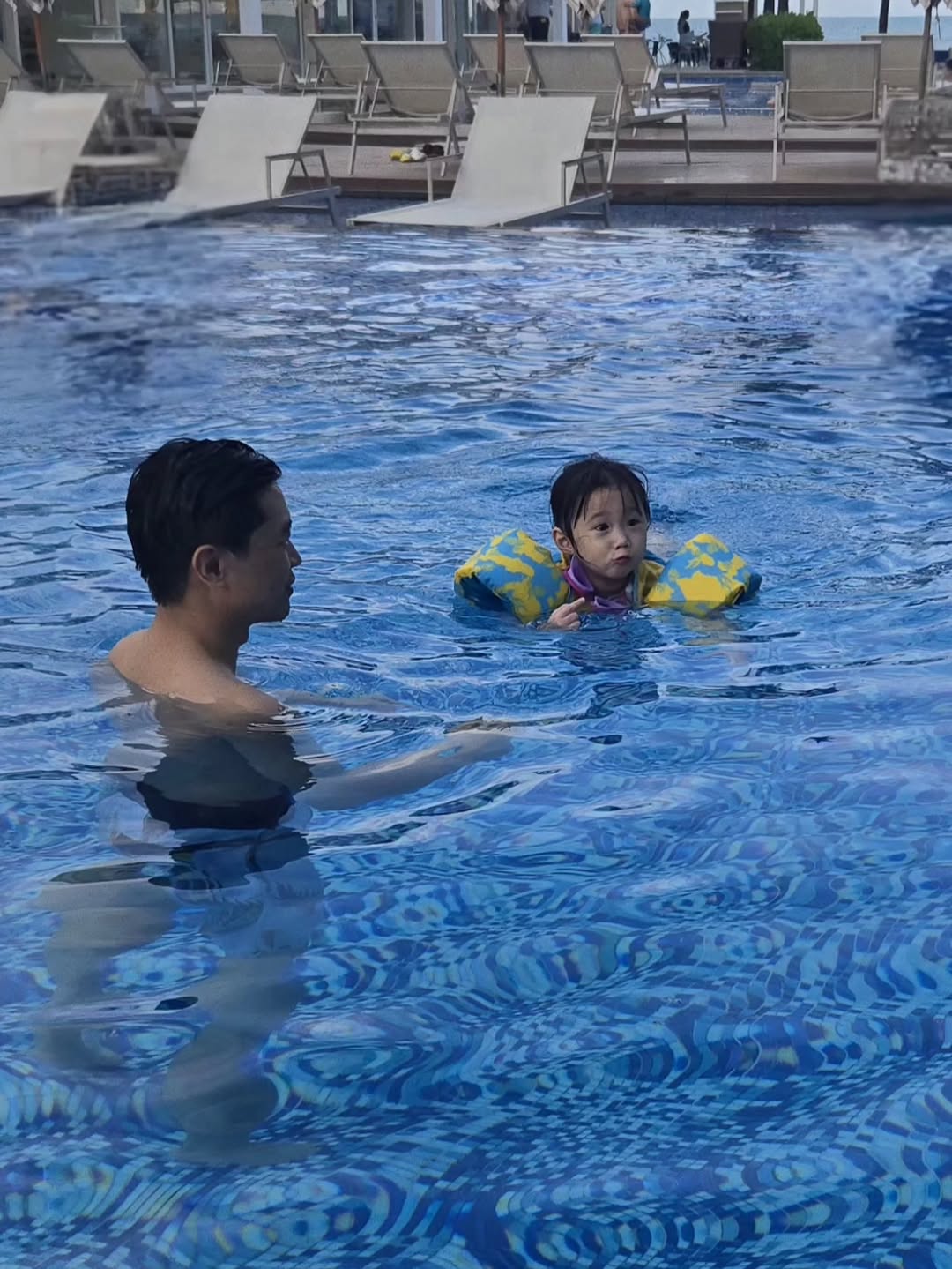 ตาล - กัญญา รัตนเพชร์