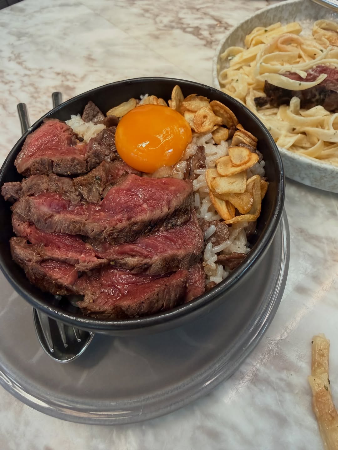 บี๊บ - ศิรสัณห์ หอวิจิตร