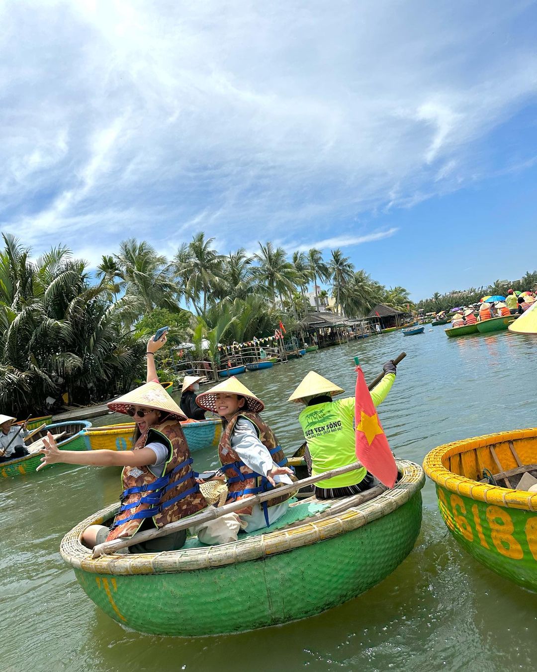 จูเน่ - เพลินพิชญา โกมลารชุน