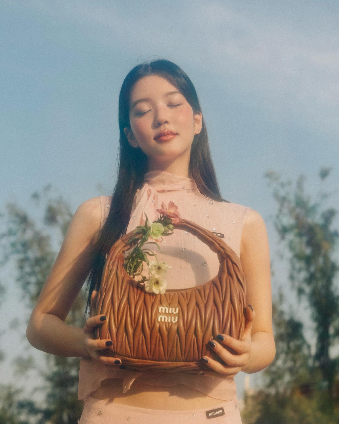 จูเน่ - เพลินพิชญา โกมลารชุน
