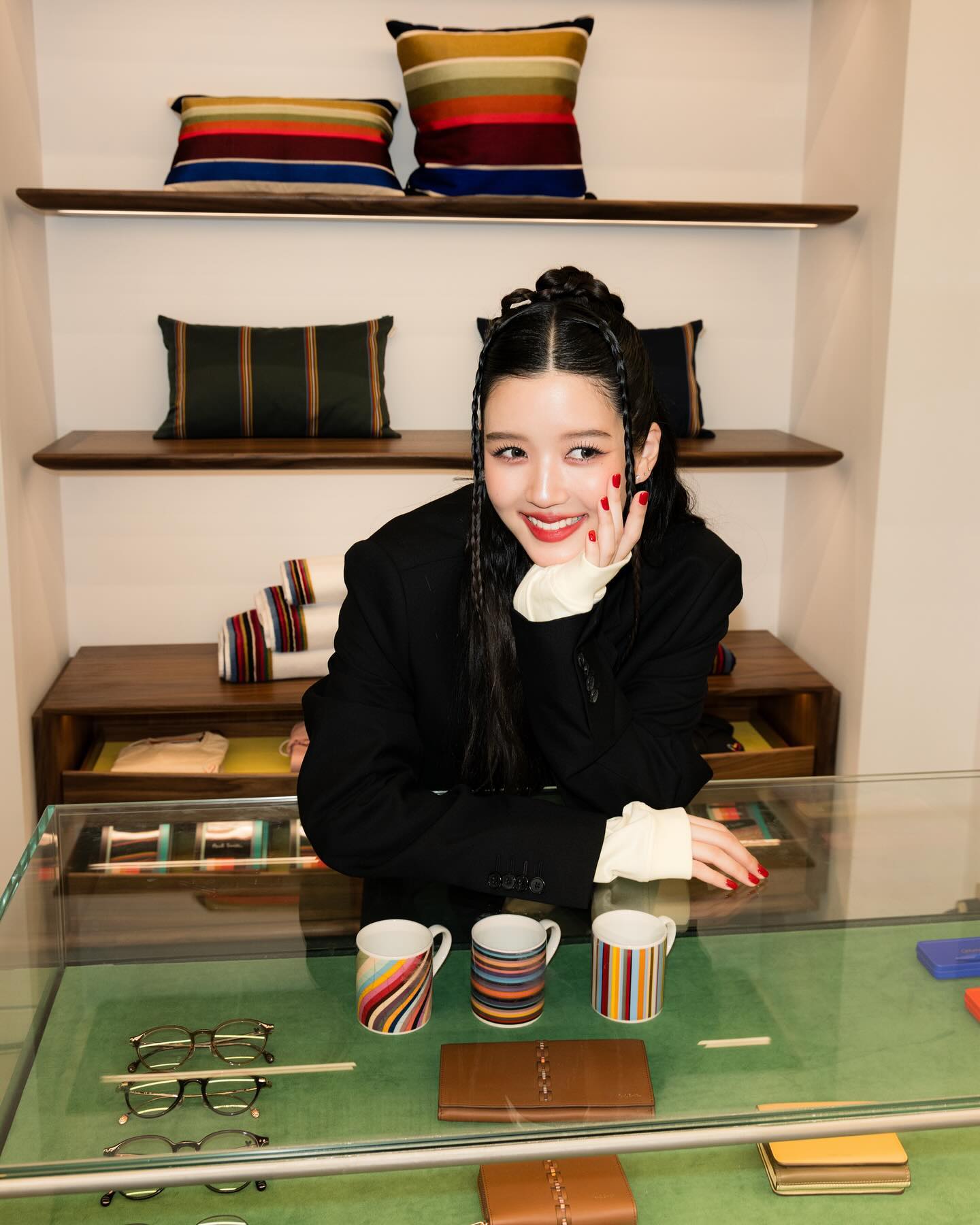 จูเน่ - เพลินพิชญา โกมลารชุน