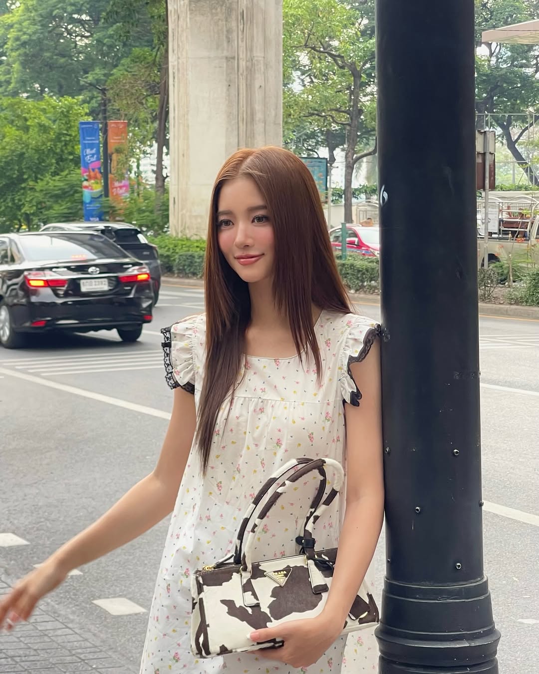 จูเน่ - เพลินพิชญา โกมลารชุน