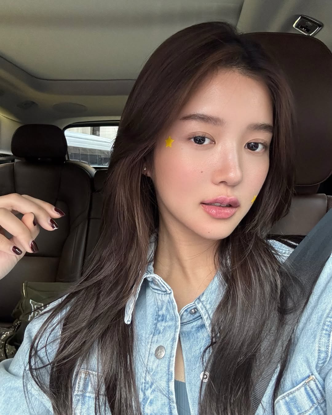 จูเน่ - เพลินพิชญา โกมลารชุน