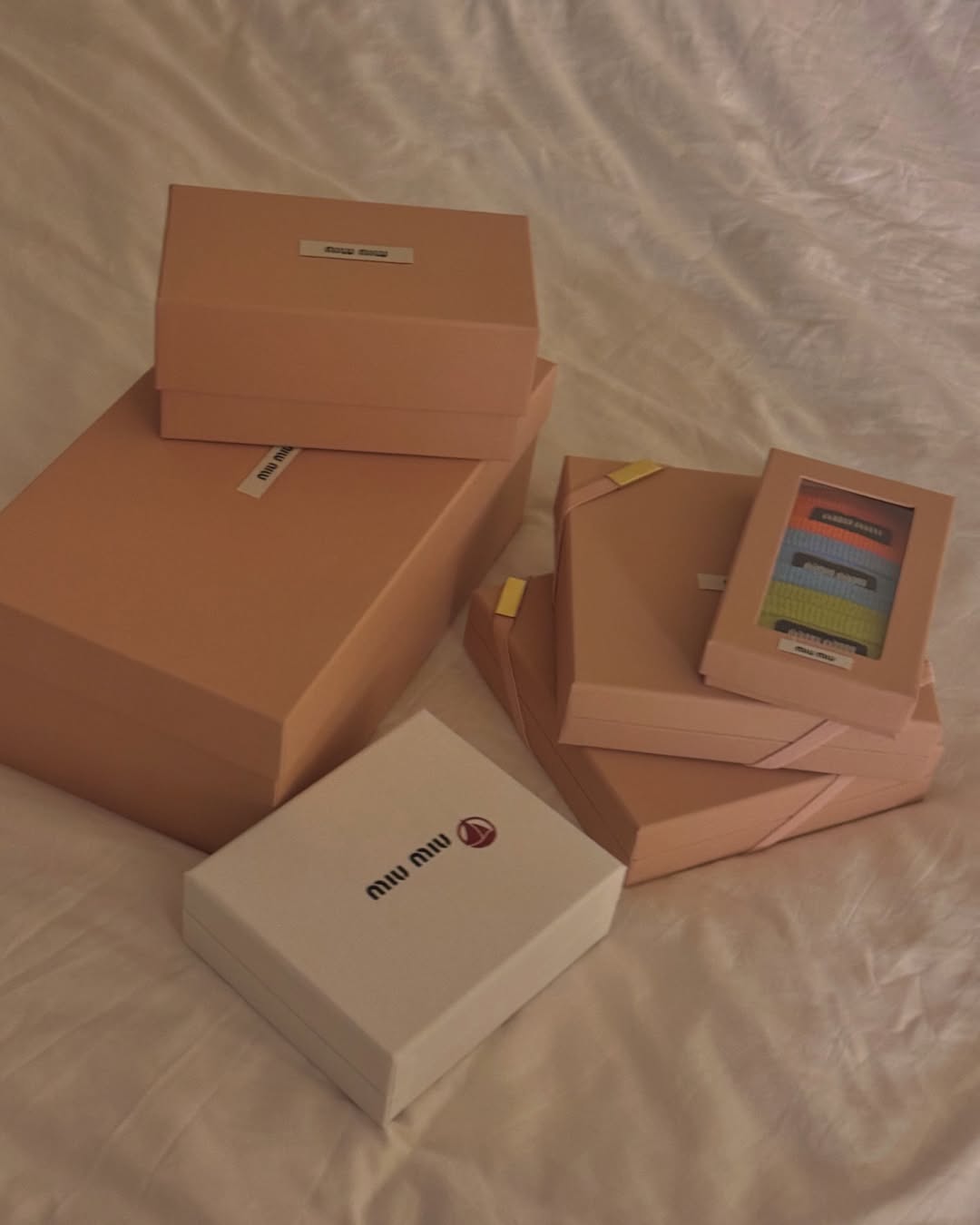 จูเน่ - เพลินพิชญา โกมลารชุน
