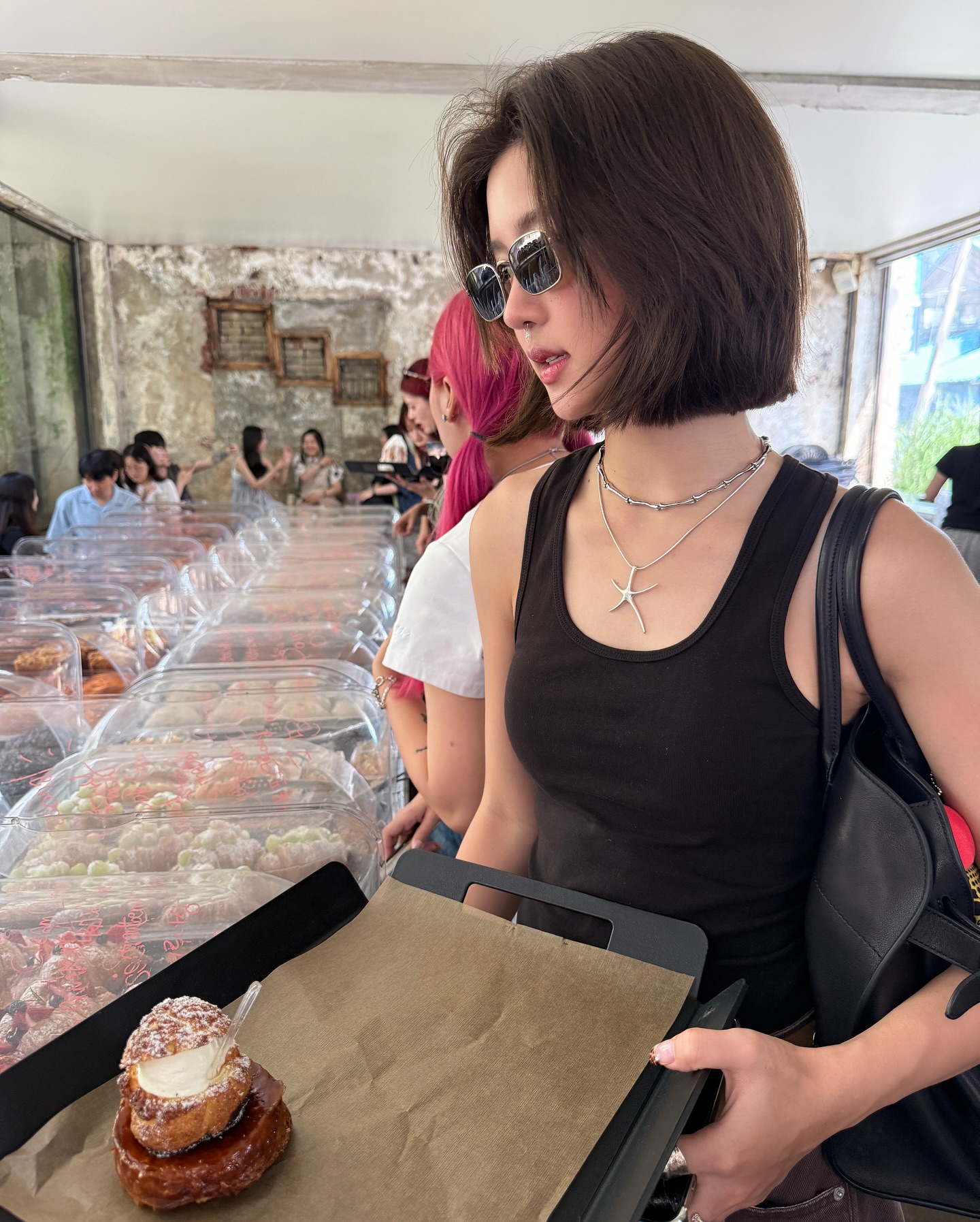 จูเน่ - เพลินพิชญา โกมลารชุน