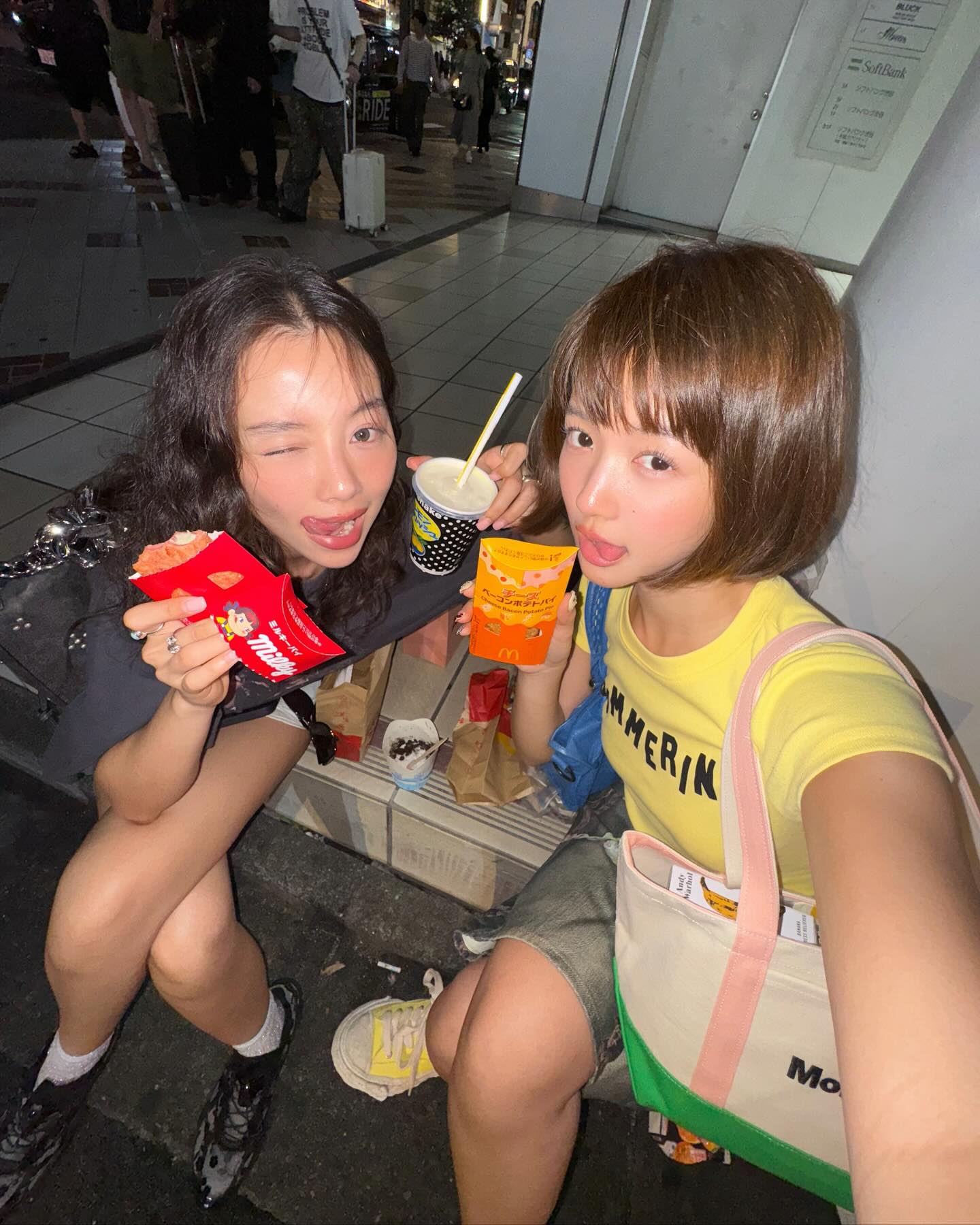 จูเน่ - เพลินพิชญา โกมลารชุน