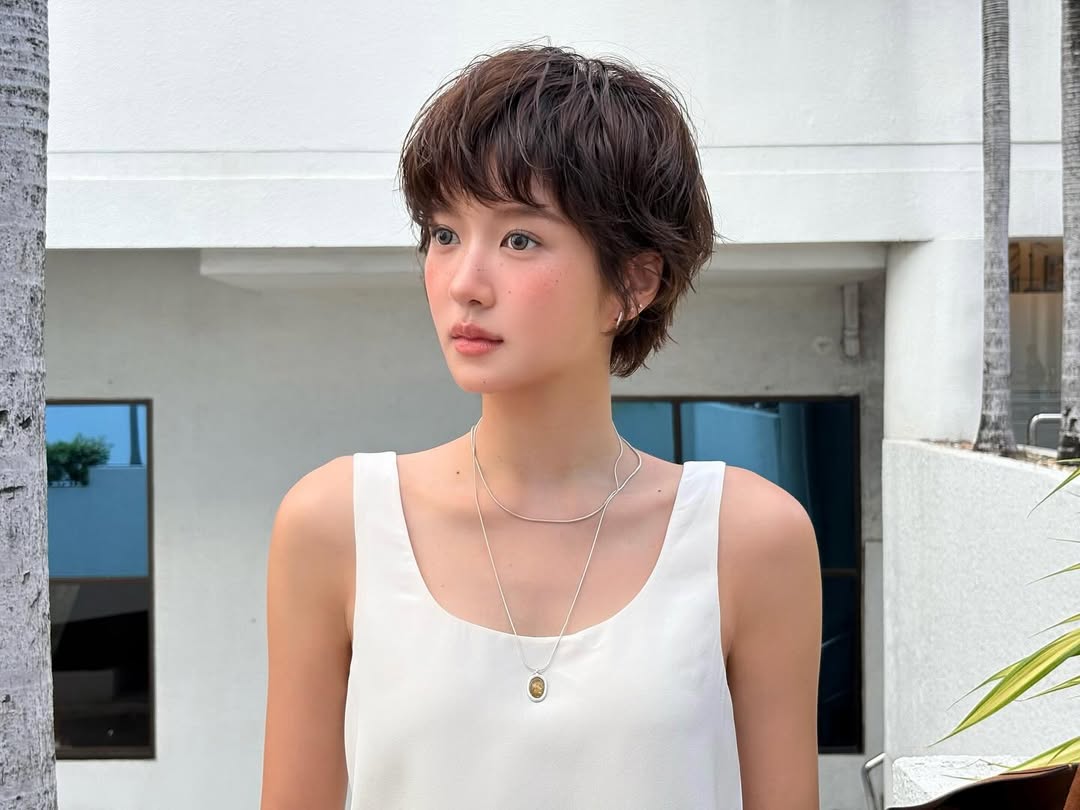 จูเน่ - เพลินพิชญา โกมลารชุน
