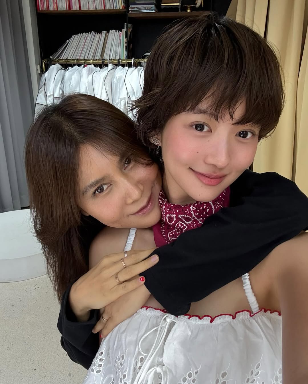 จูเน่ - เพลินพิชญา โกมลารชุน