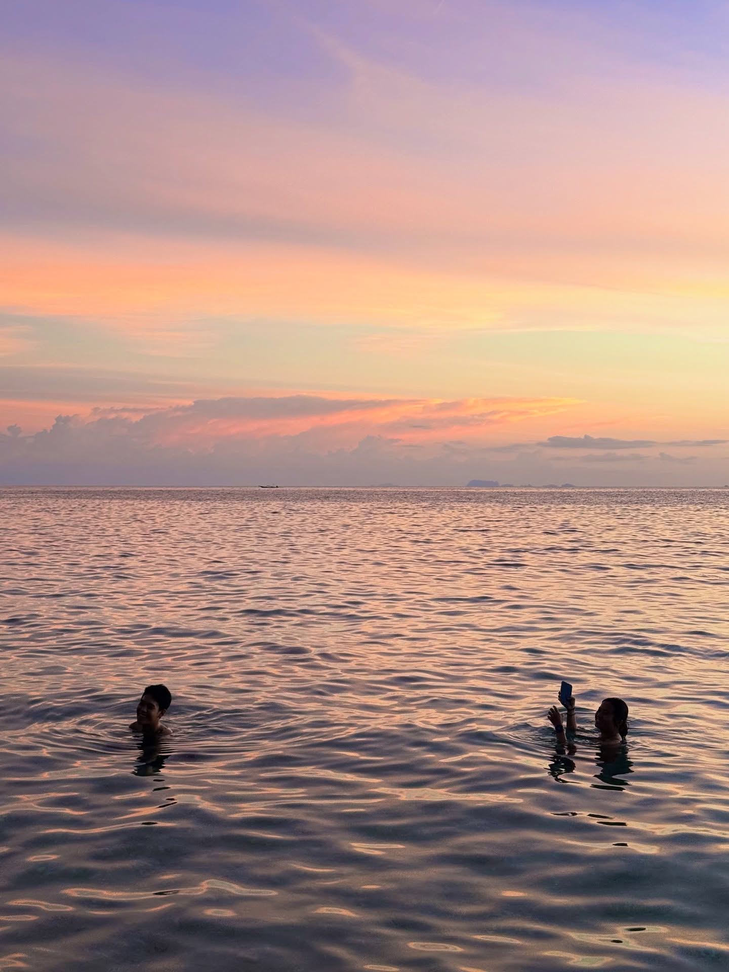 จูเน่ - เพลินพิชญา โกมลารชุน