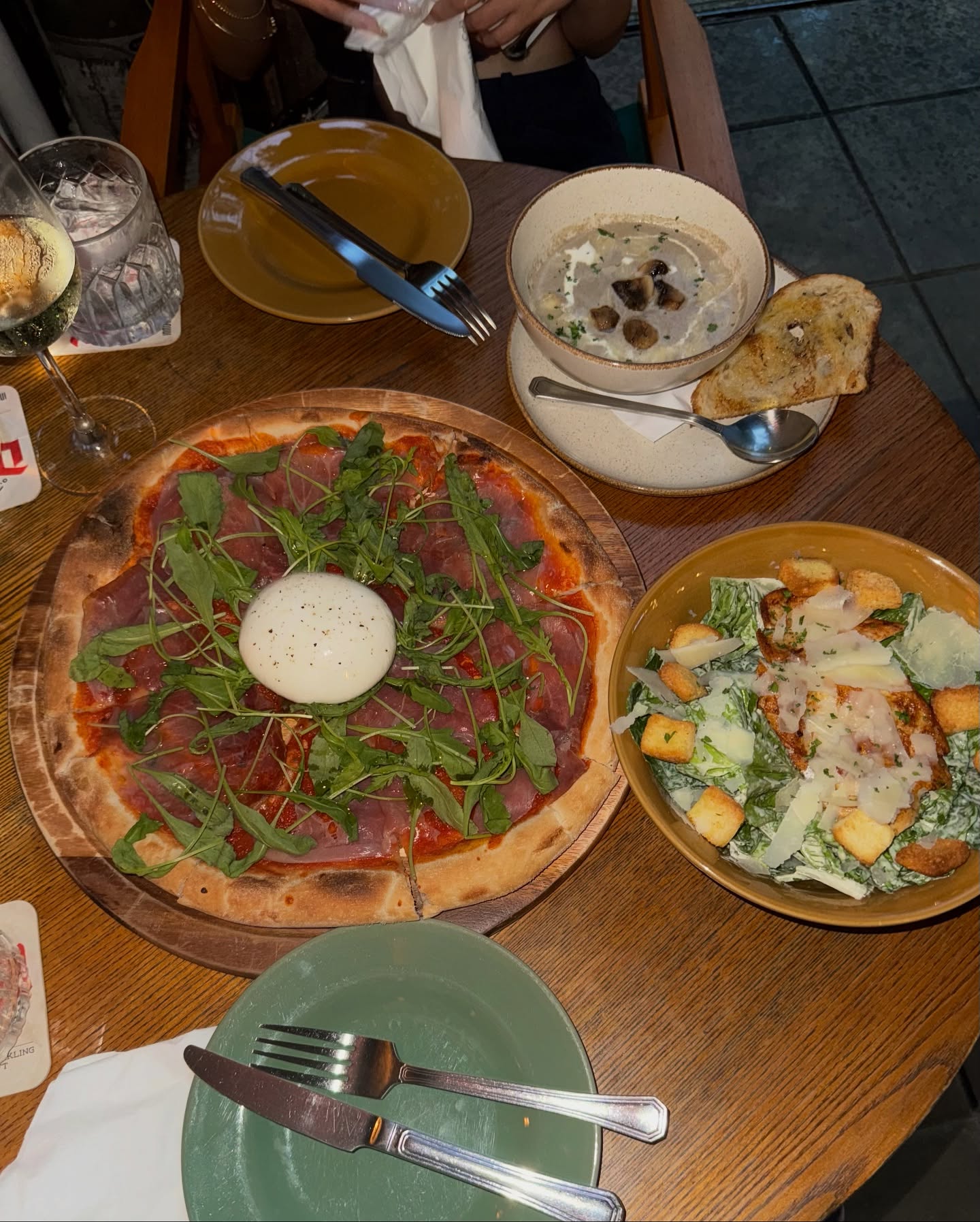 จูเน่ - เพลินพิชญา โกมลารชุน