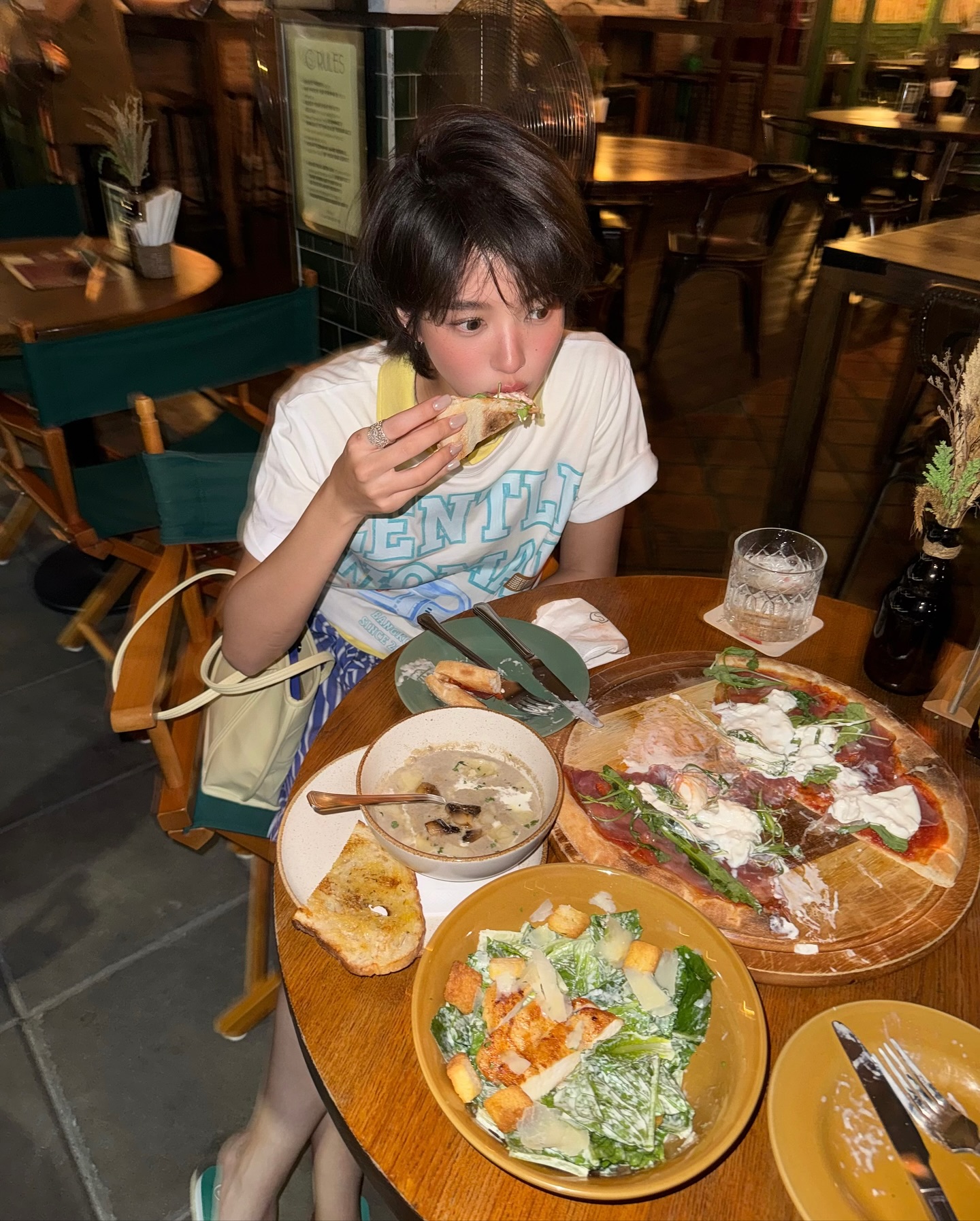 จูเน่ - เพลินพิชญา โกมลารชุน