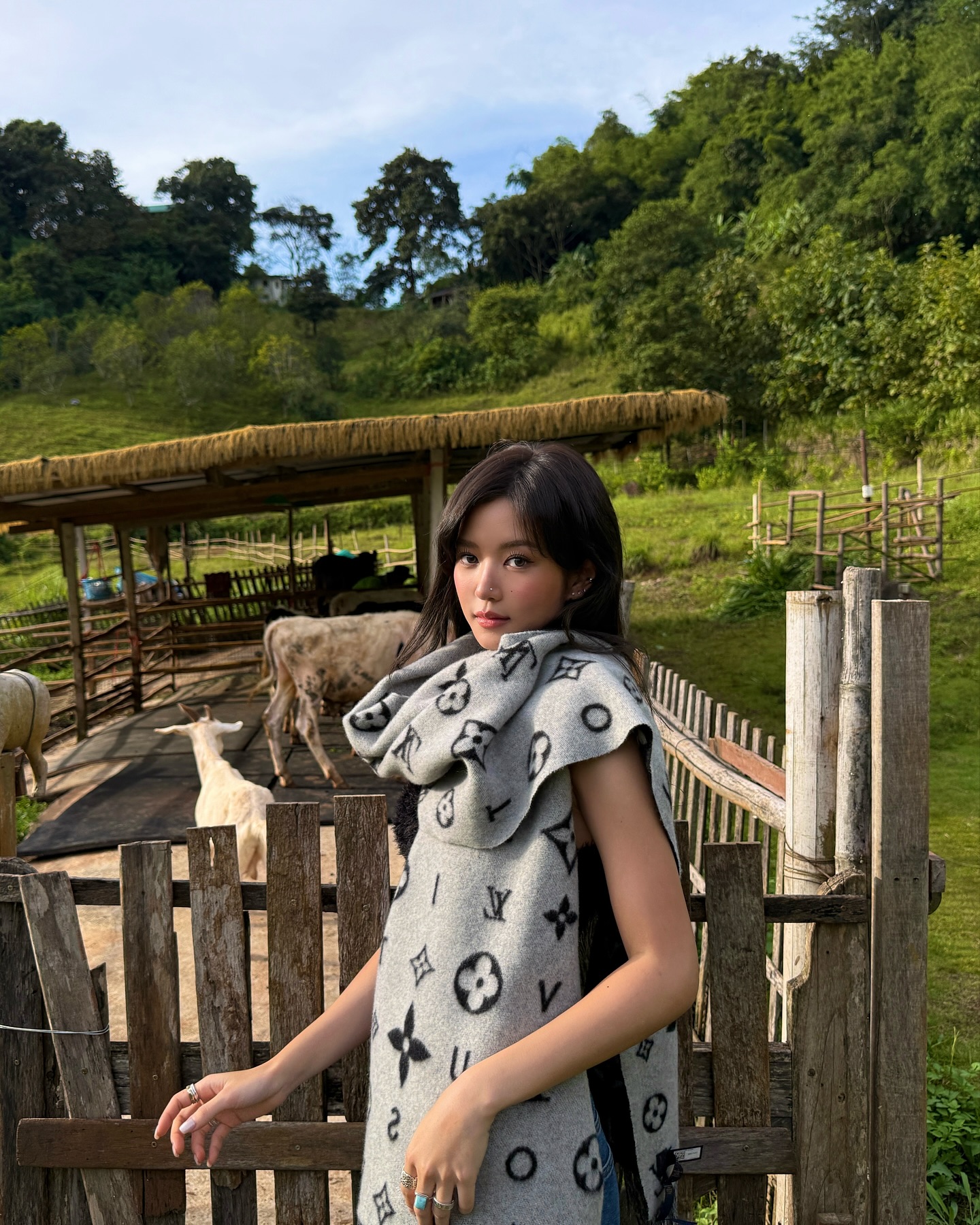 จูเน่ - เพลินพิชญา โกมลารชุน