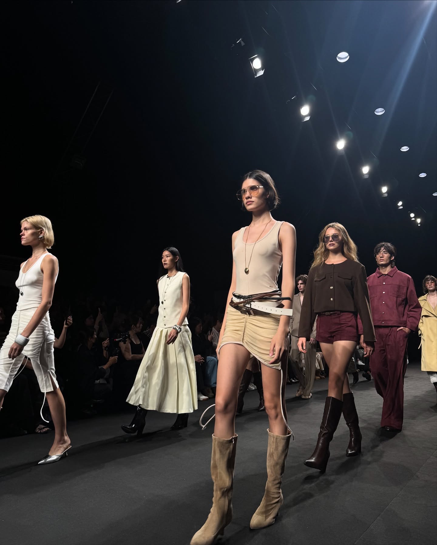 จูเน่ - เพลินพิชญา โกมลารชุน