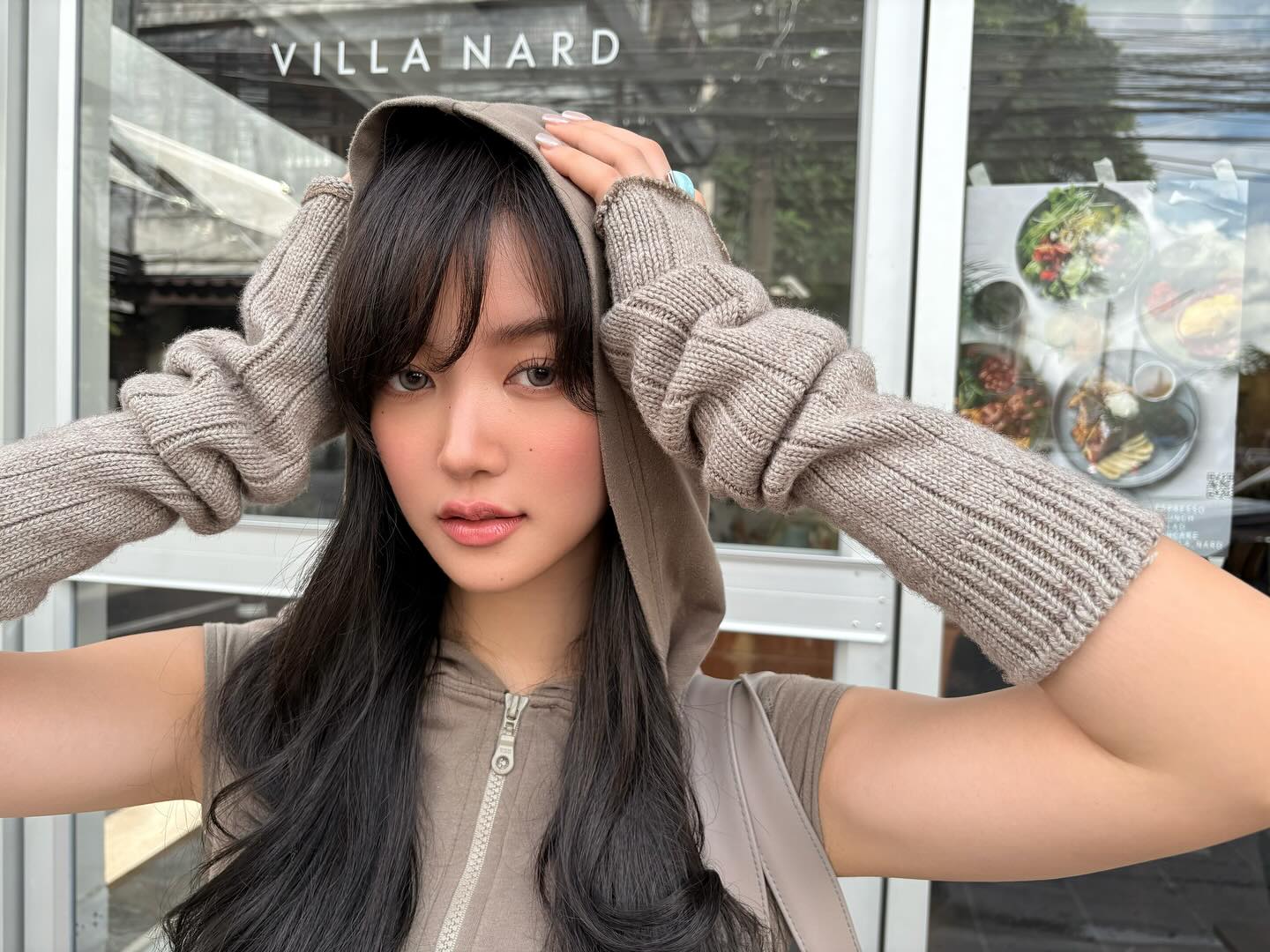 จูเน่ - เพลินพิชญา โกมลารชุน