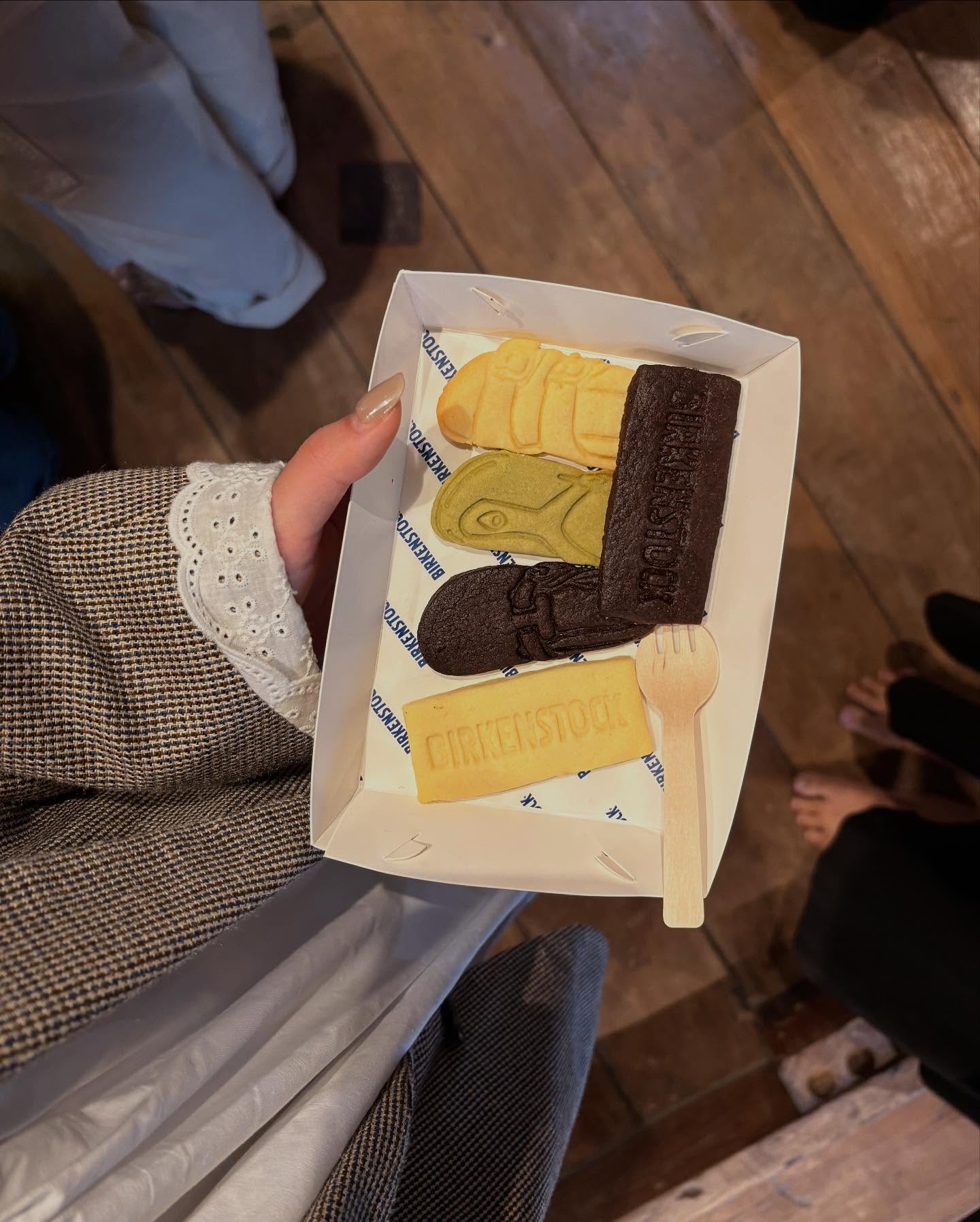 จูเน่ - เพลินพิชญา โกมลารชุน