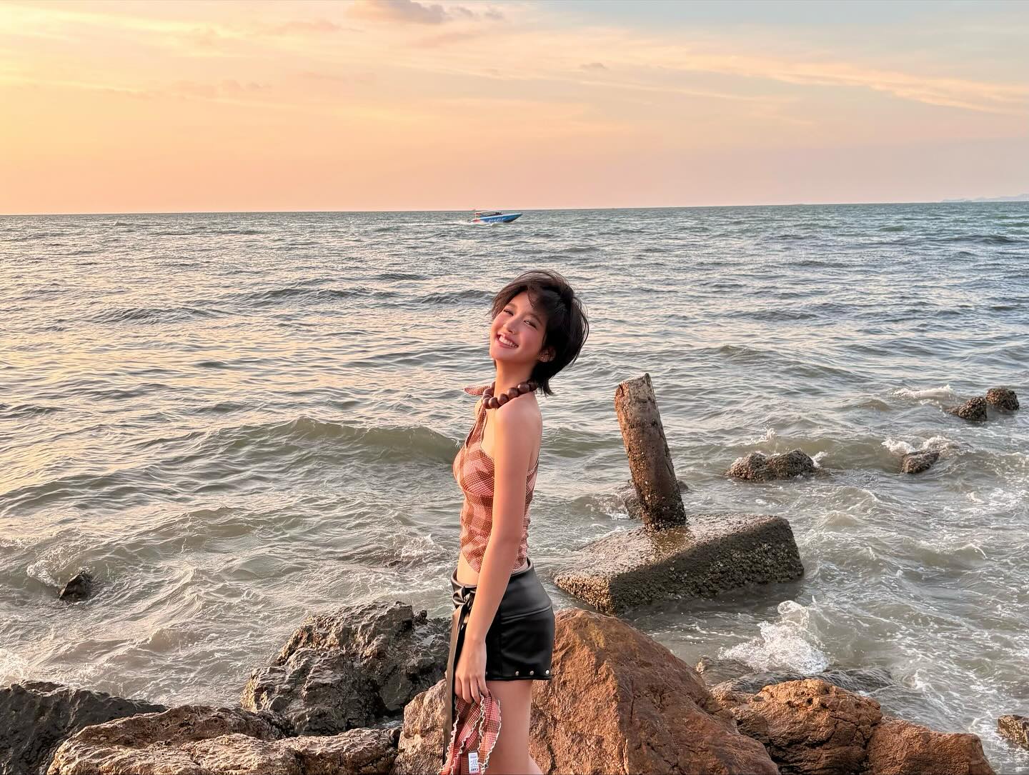 จูเน่ - เพลินพิชญา โกมลารชุน