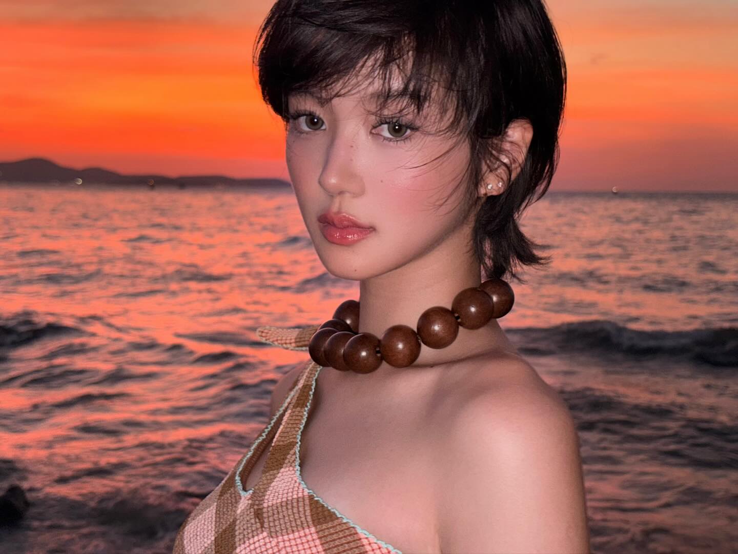 จูเน่ - เพลินพิชญา โกมลารชุน